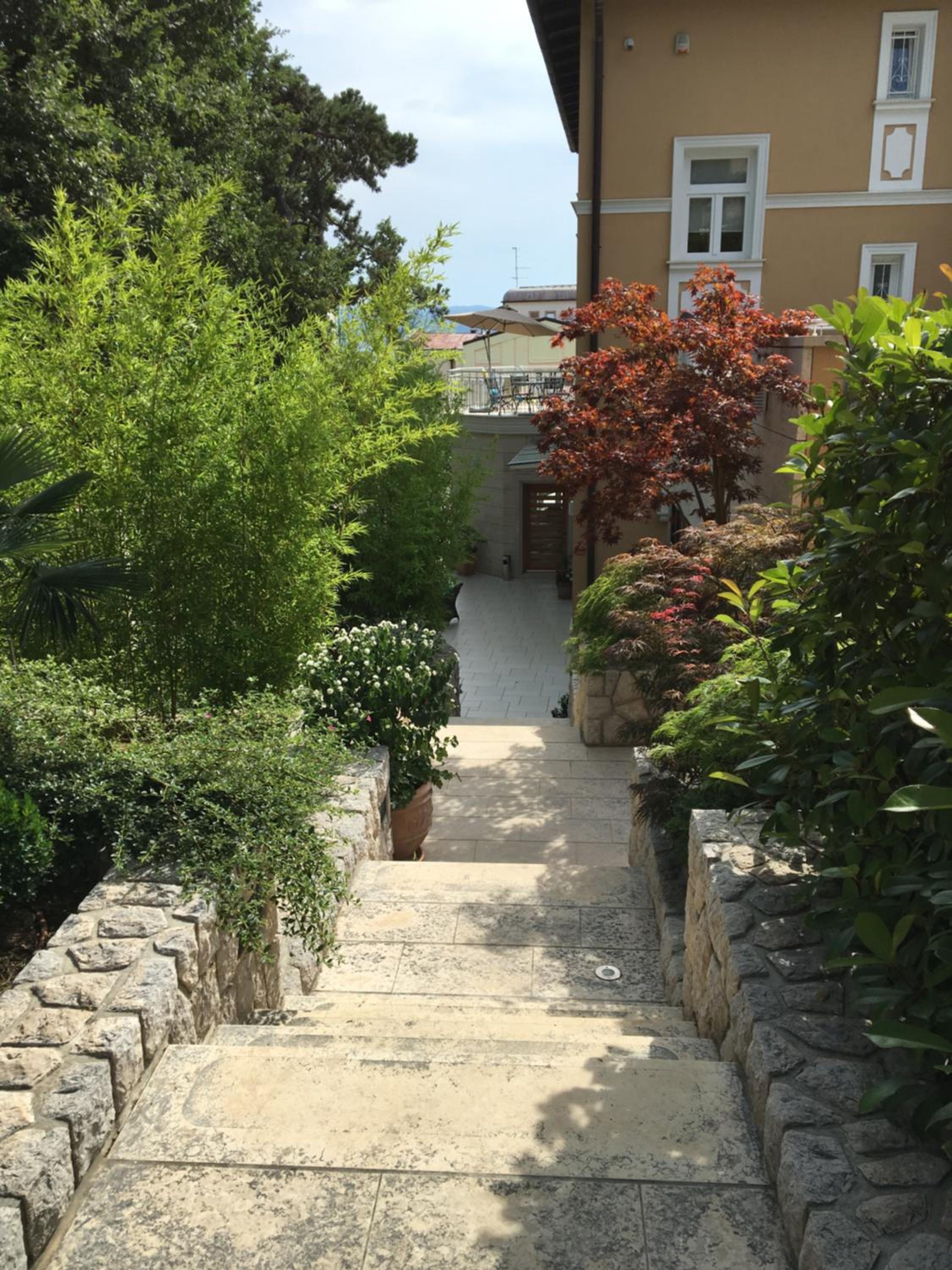 Photo 48