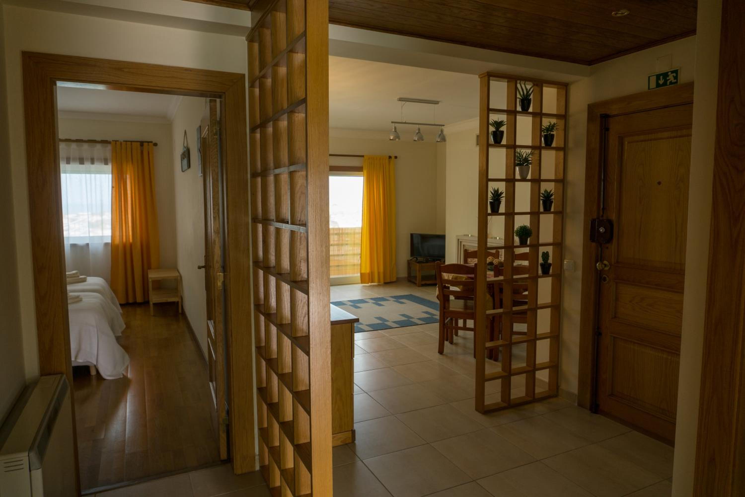 Sun & Wave Apartment view 5