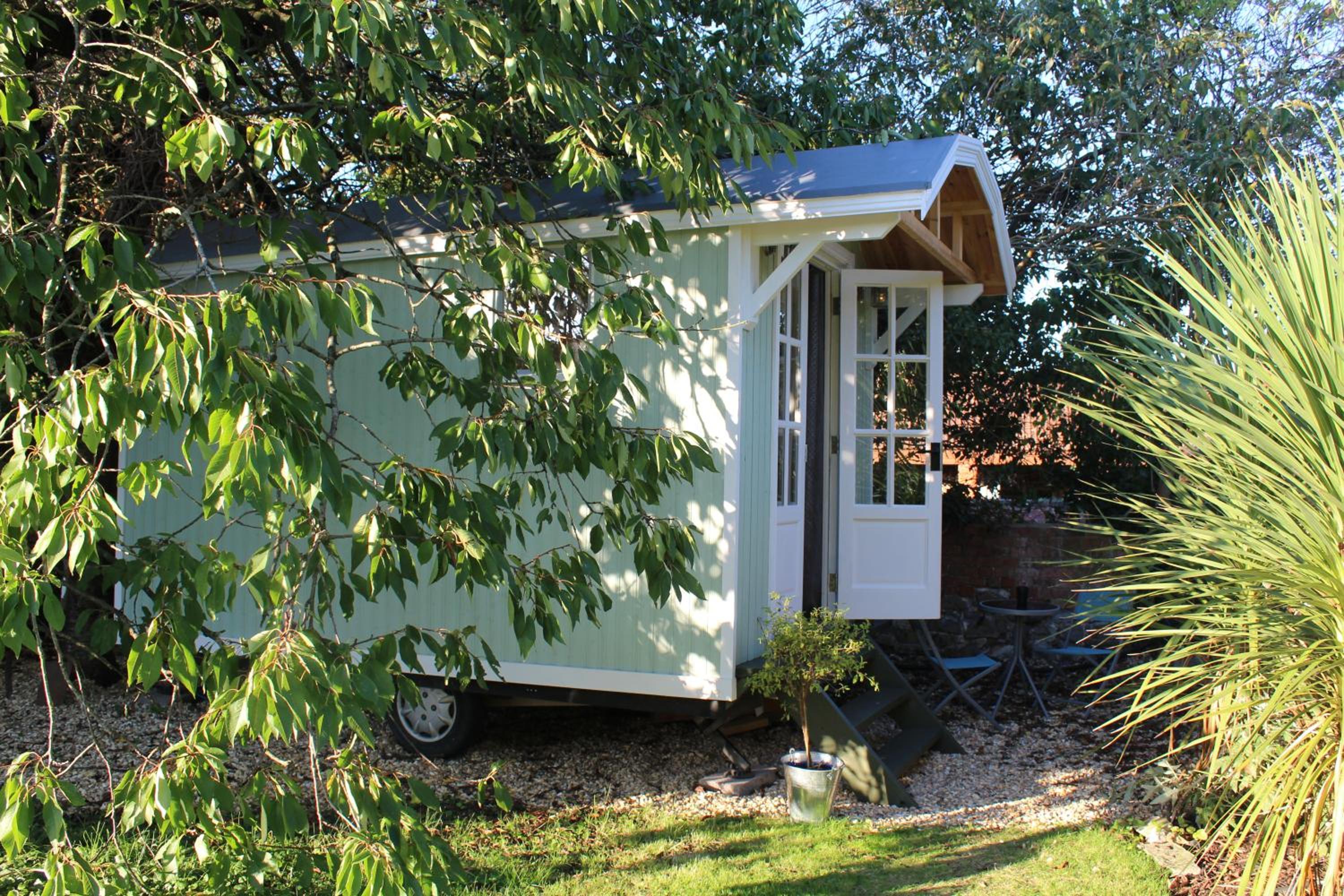 Little England Retreats - Cottage, Yurt and Shepherd Huts