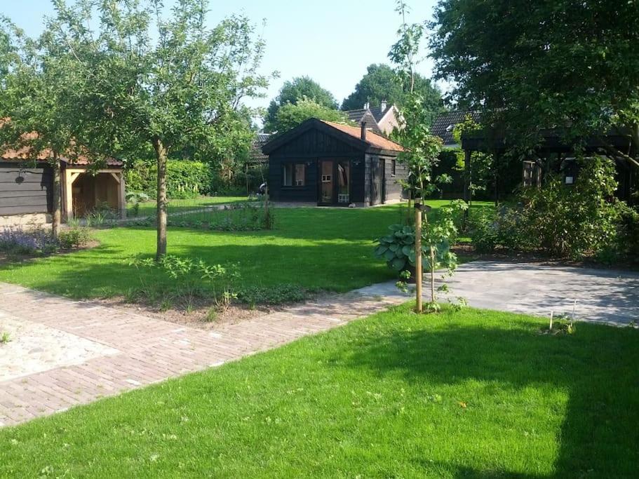 Vakantiehuisje met bedstee view 2