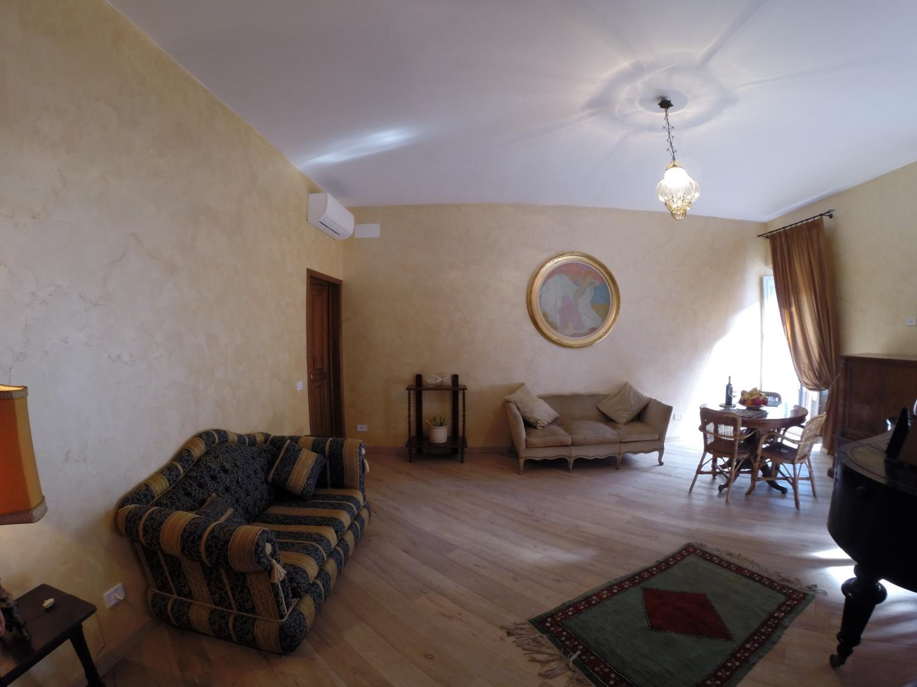 Pantheon Old Suite