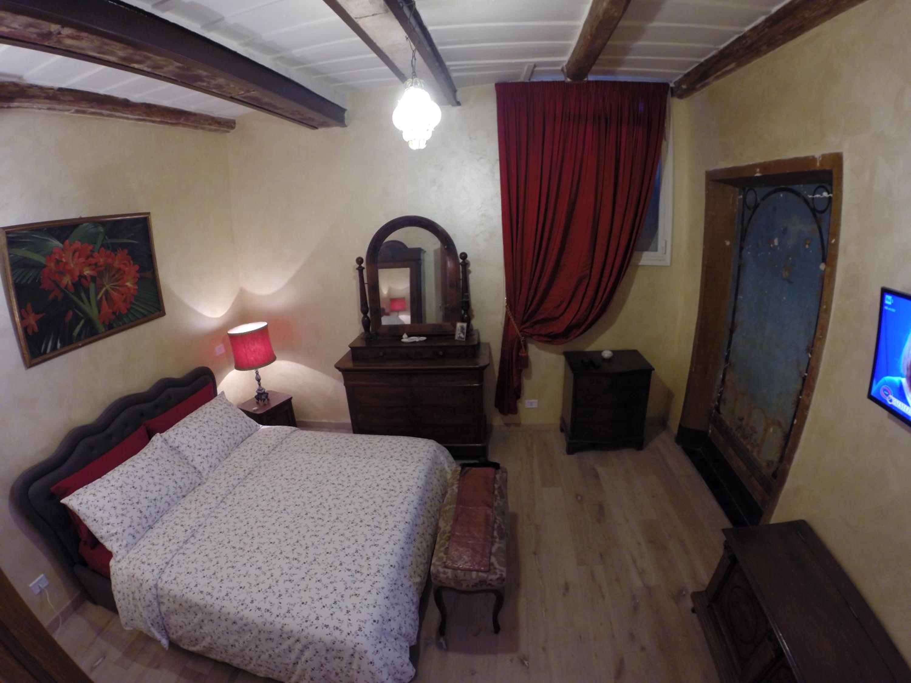 Pantheon Old Suite
