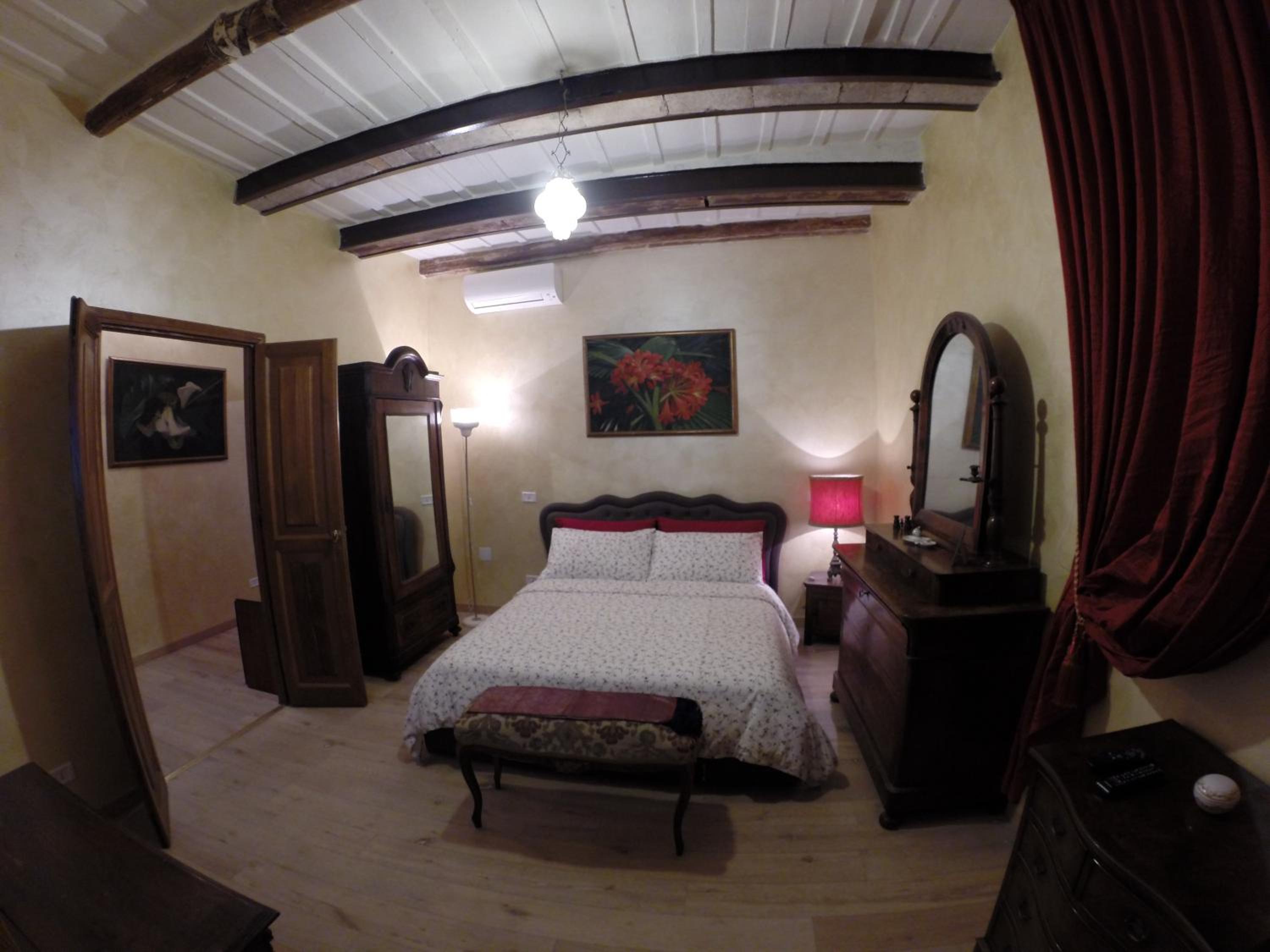 Pantheon Old Suite