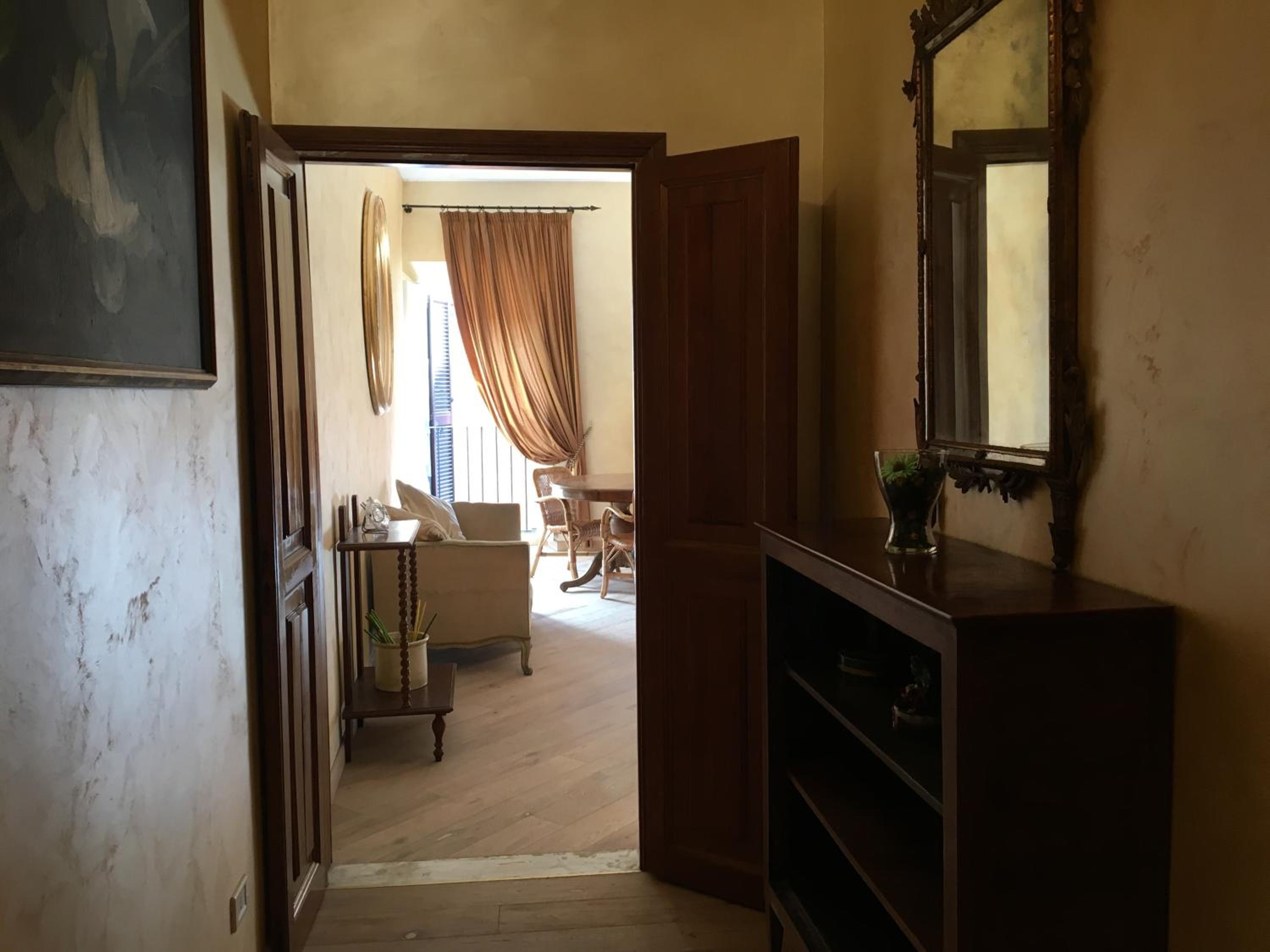 Pantheon Old Suite