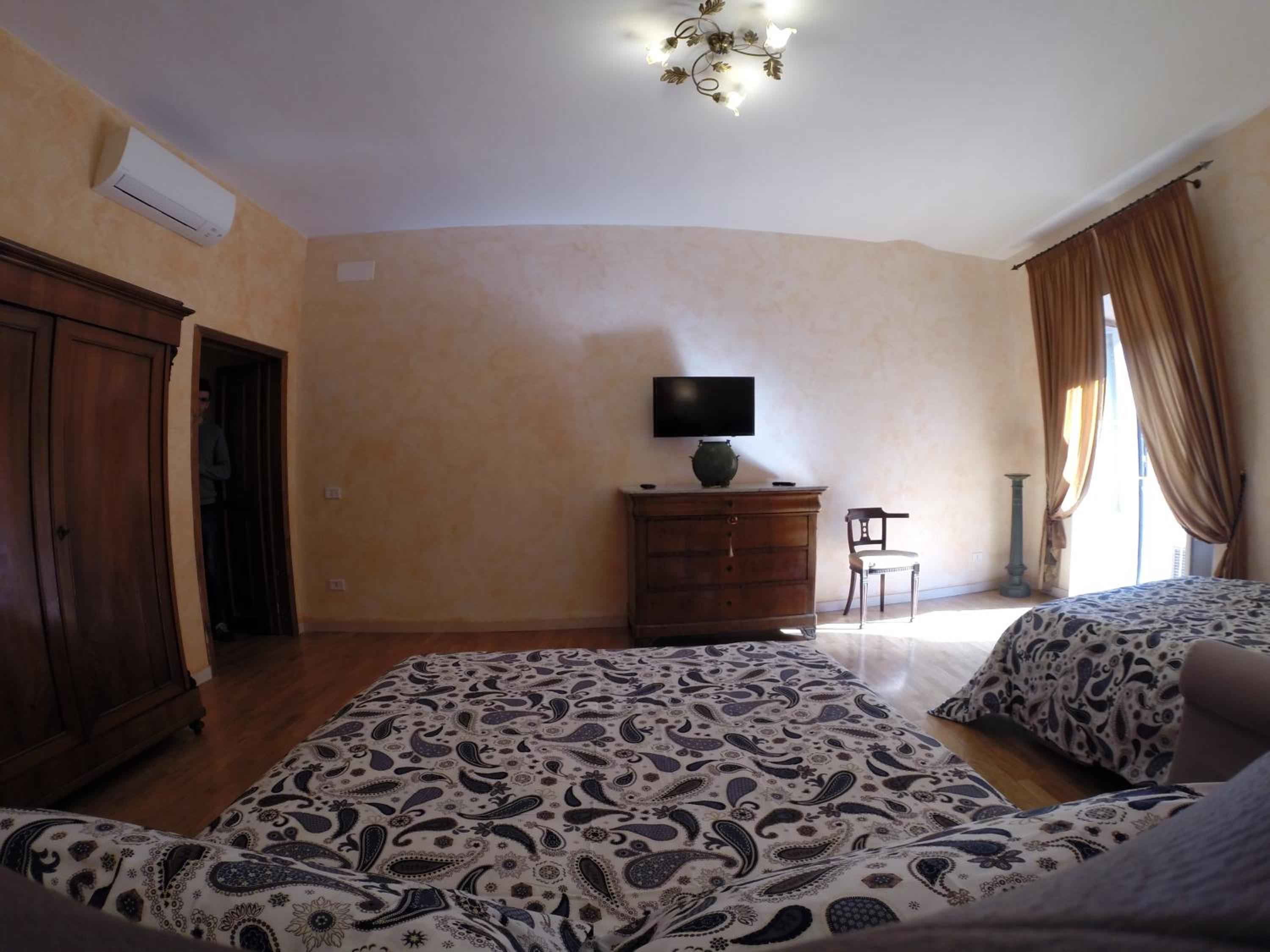 Pantheon Old Suite