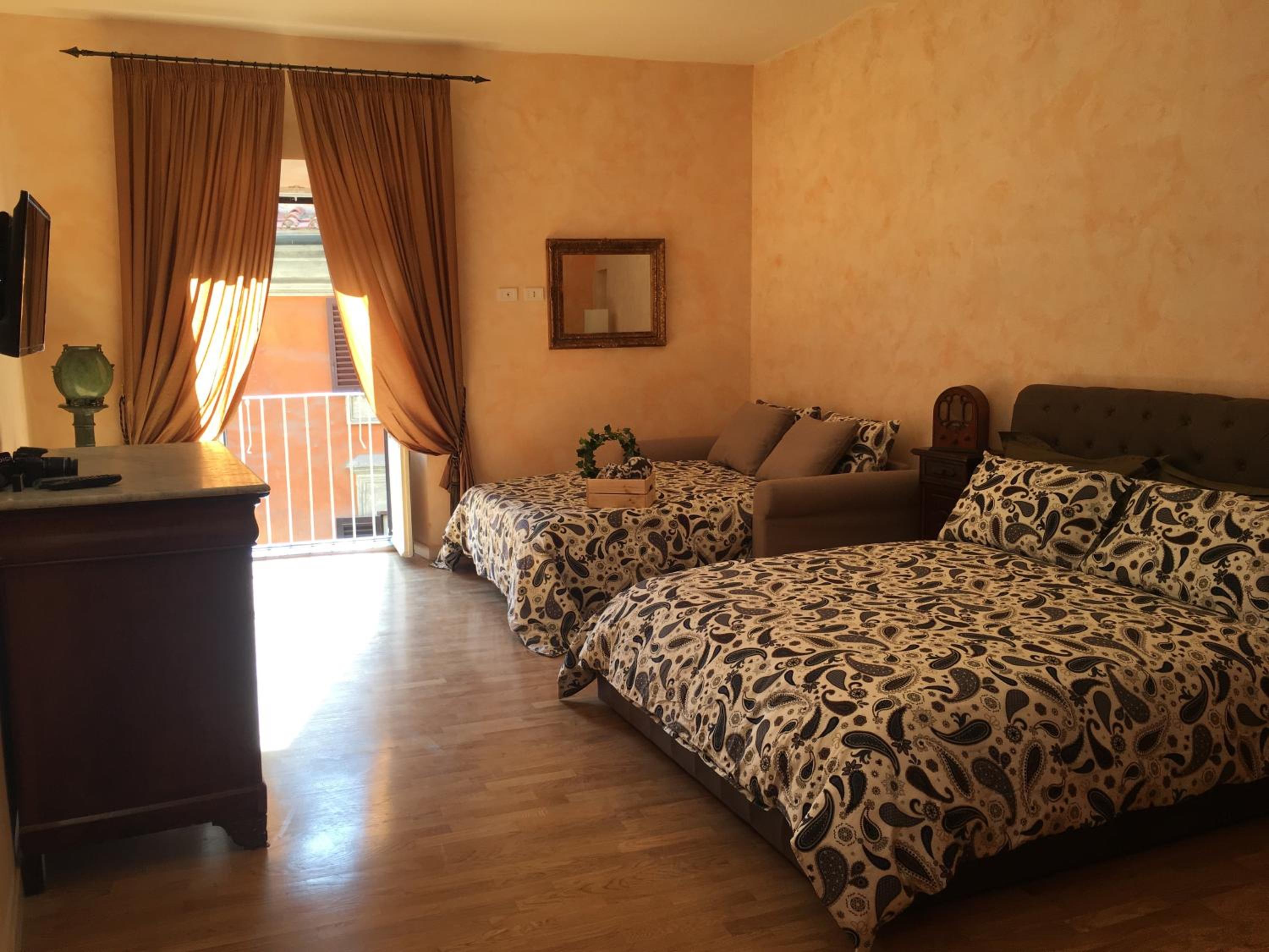 Pantheon Old Suite