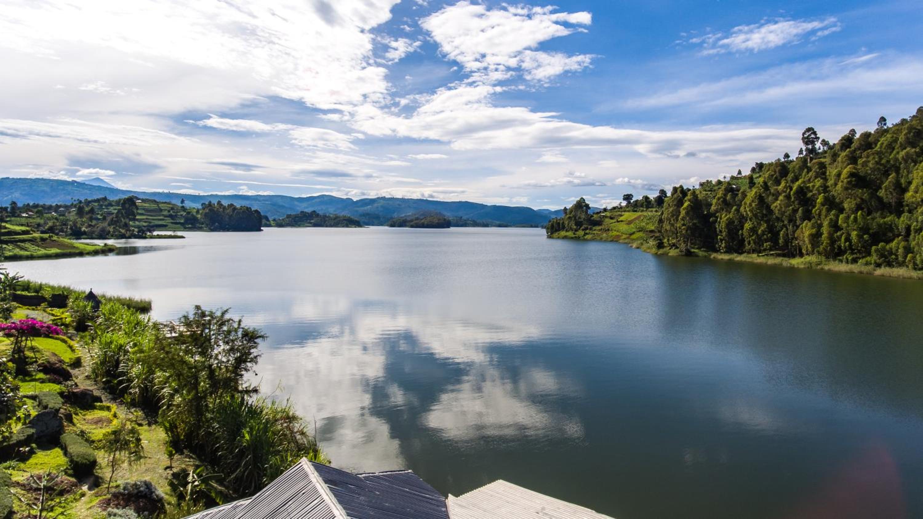 Lake Bunyonyi Rock Resort