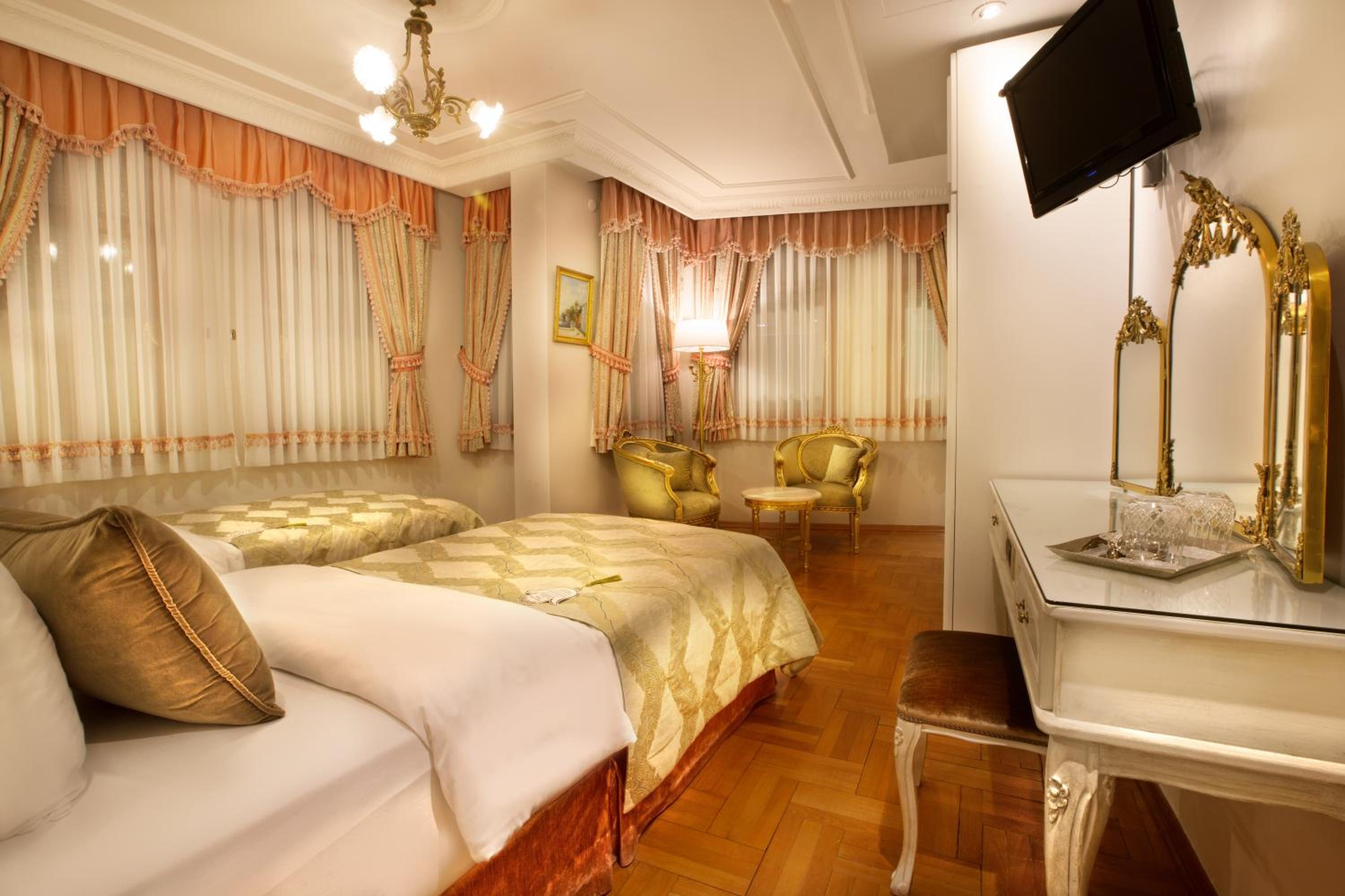Valide Sultan Konagi - Image 20
