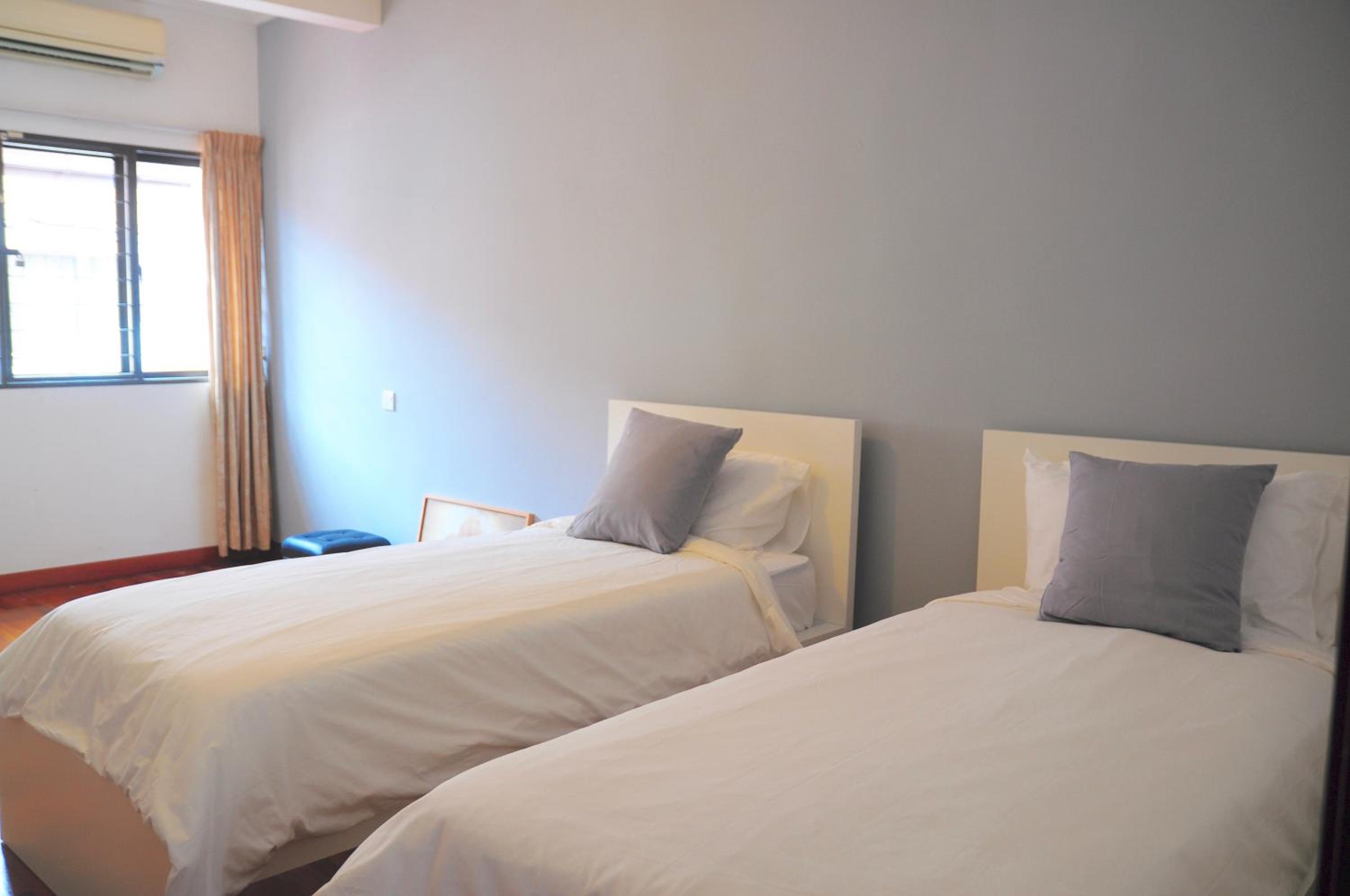GRAYHAUS Guest House