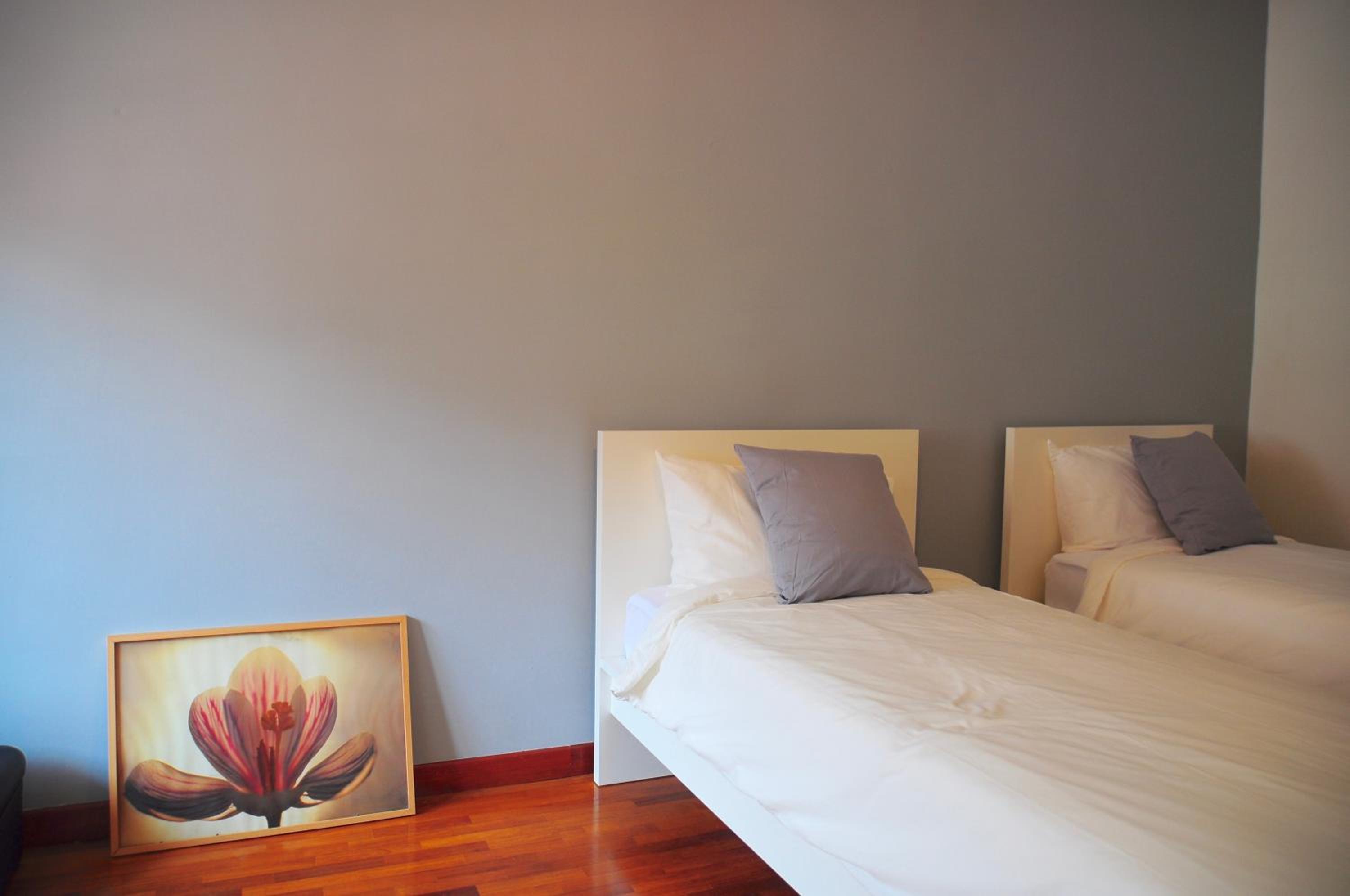 GRAYHAUS Guest House