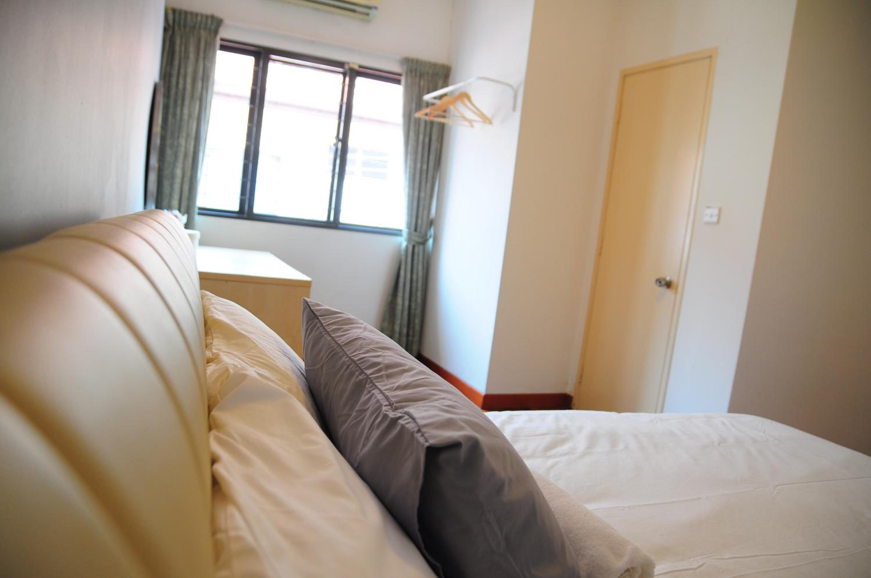 GRAYHAUS Guest House