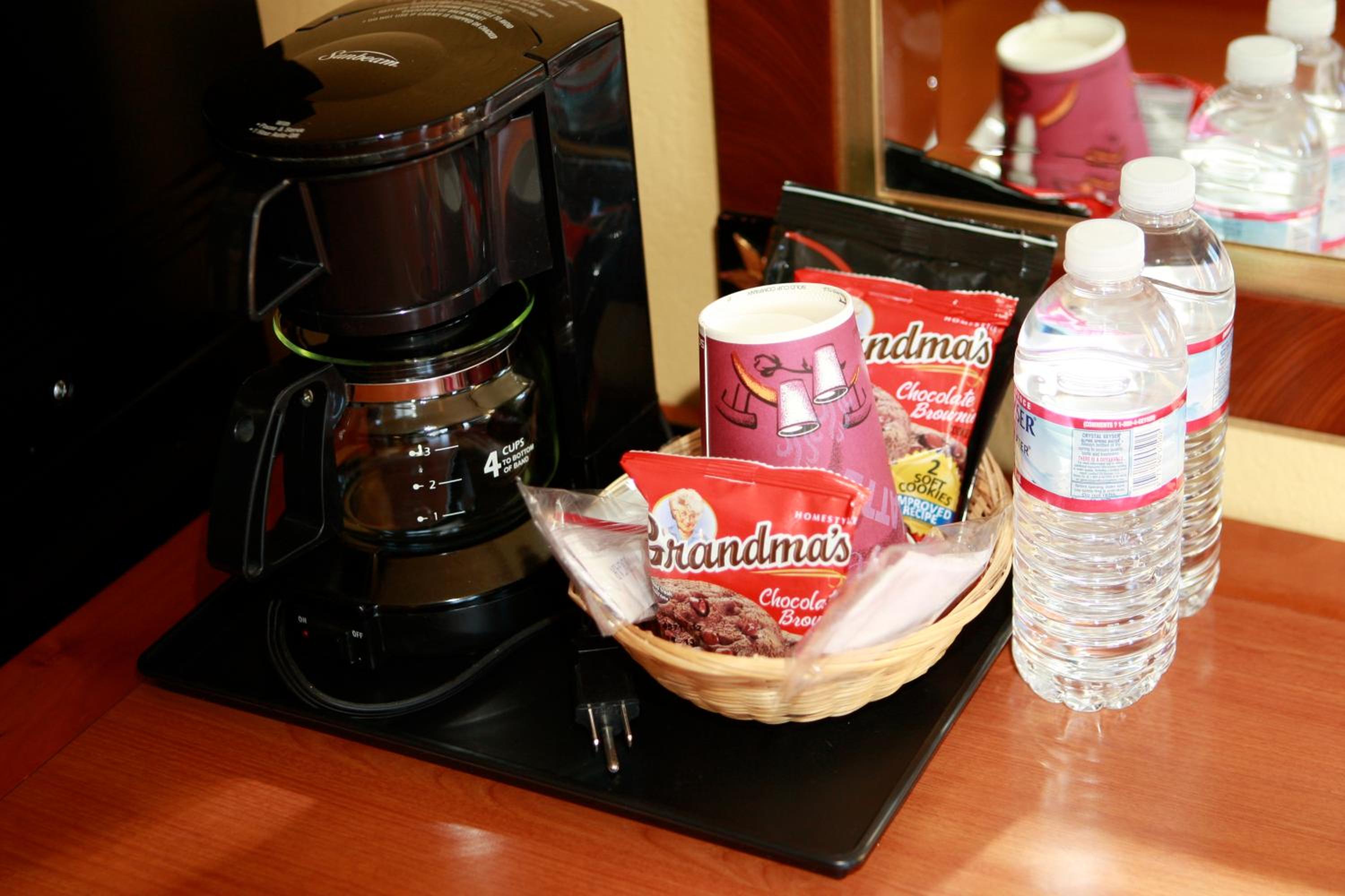 Oakland Vacations - Continental Lodge - Property Image 2