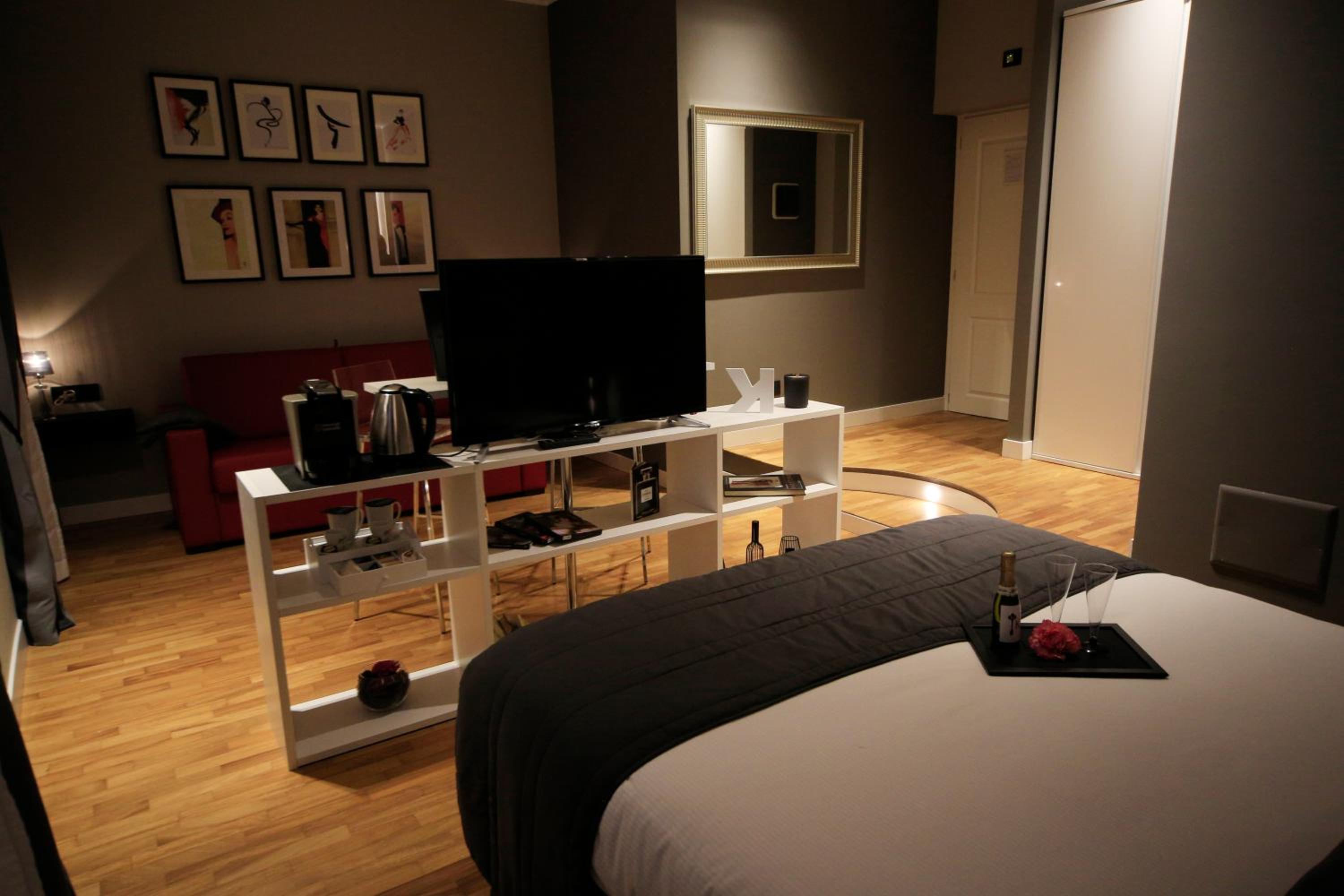 hotel room