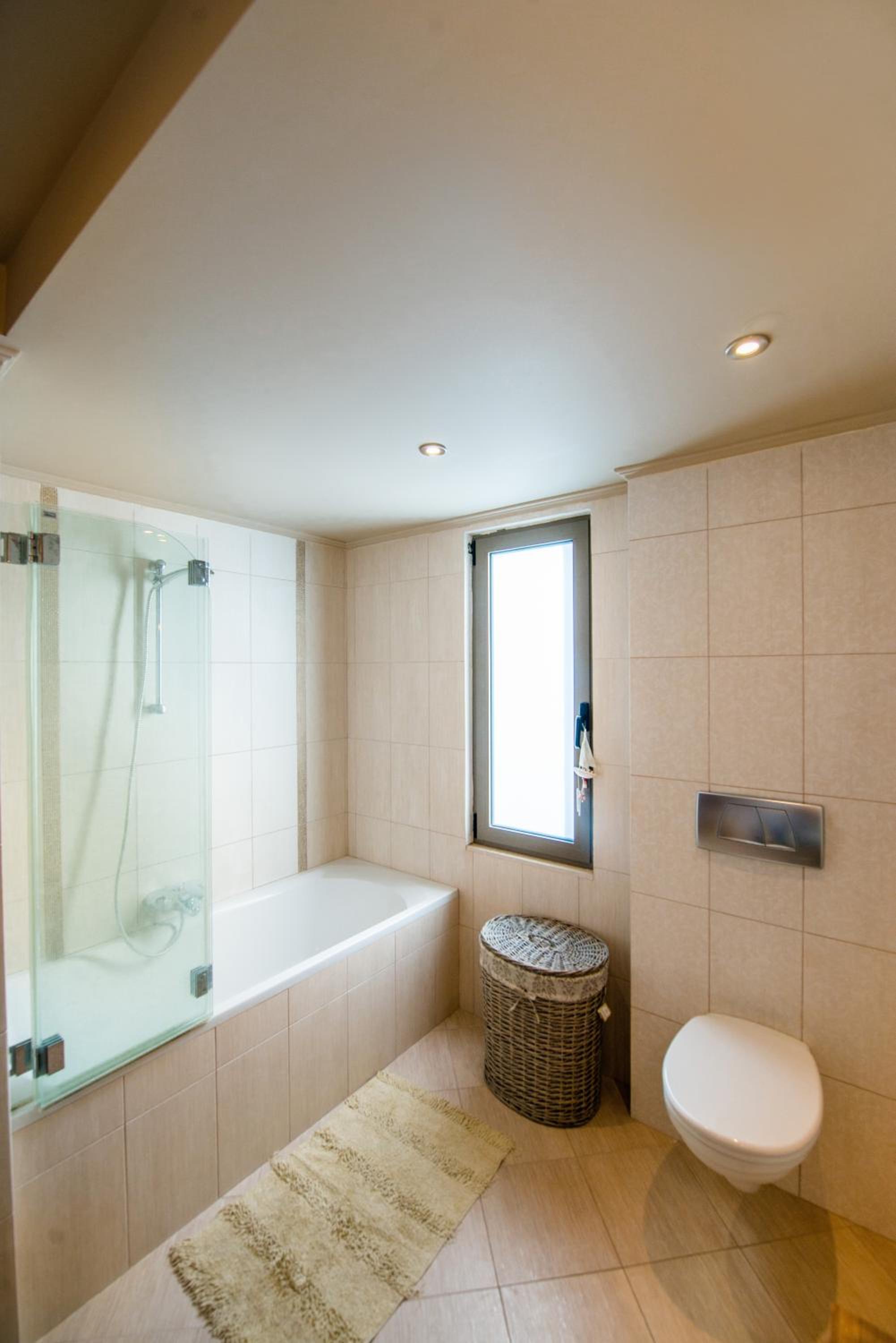 Blue Wave Villa en Gennadi — bathroom