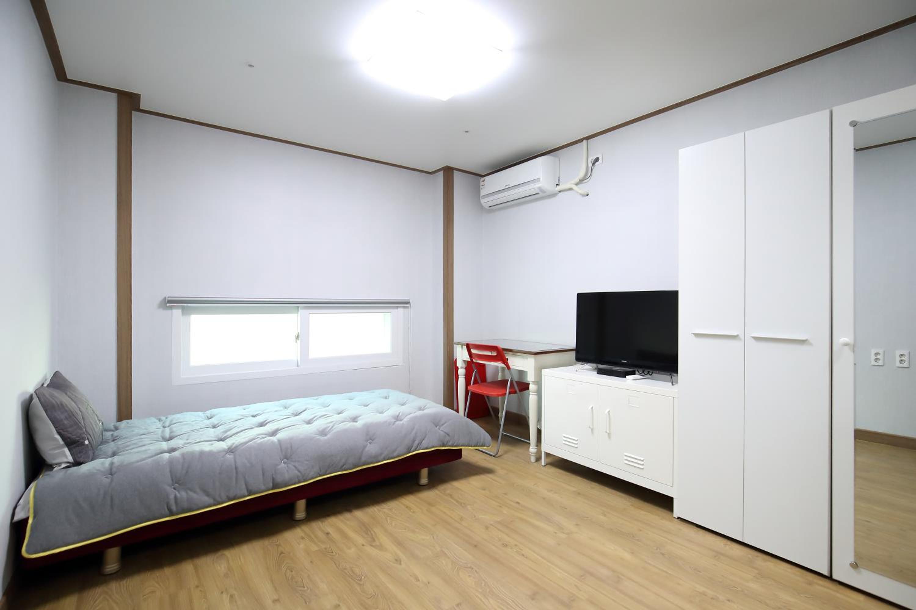 SB House