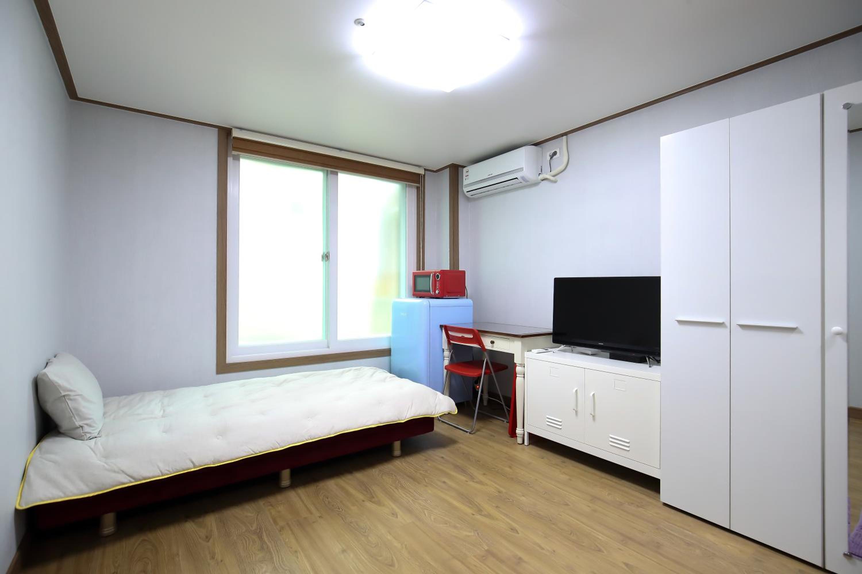 SB House