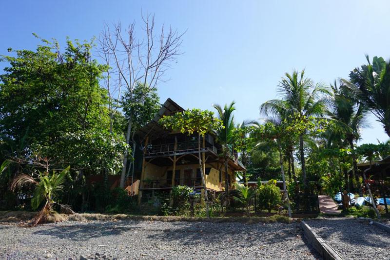 Hotel Cabinas Jimenez - Image 1