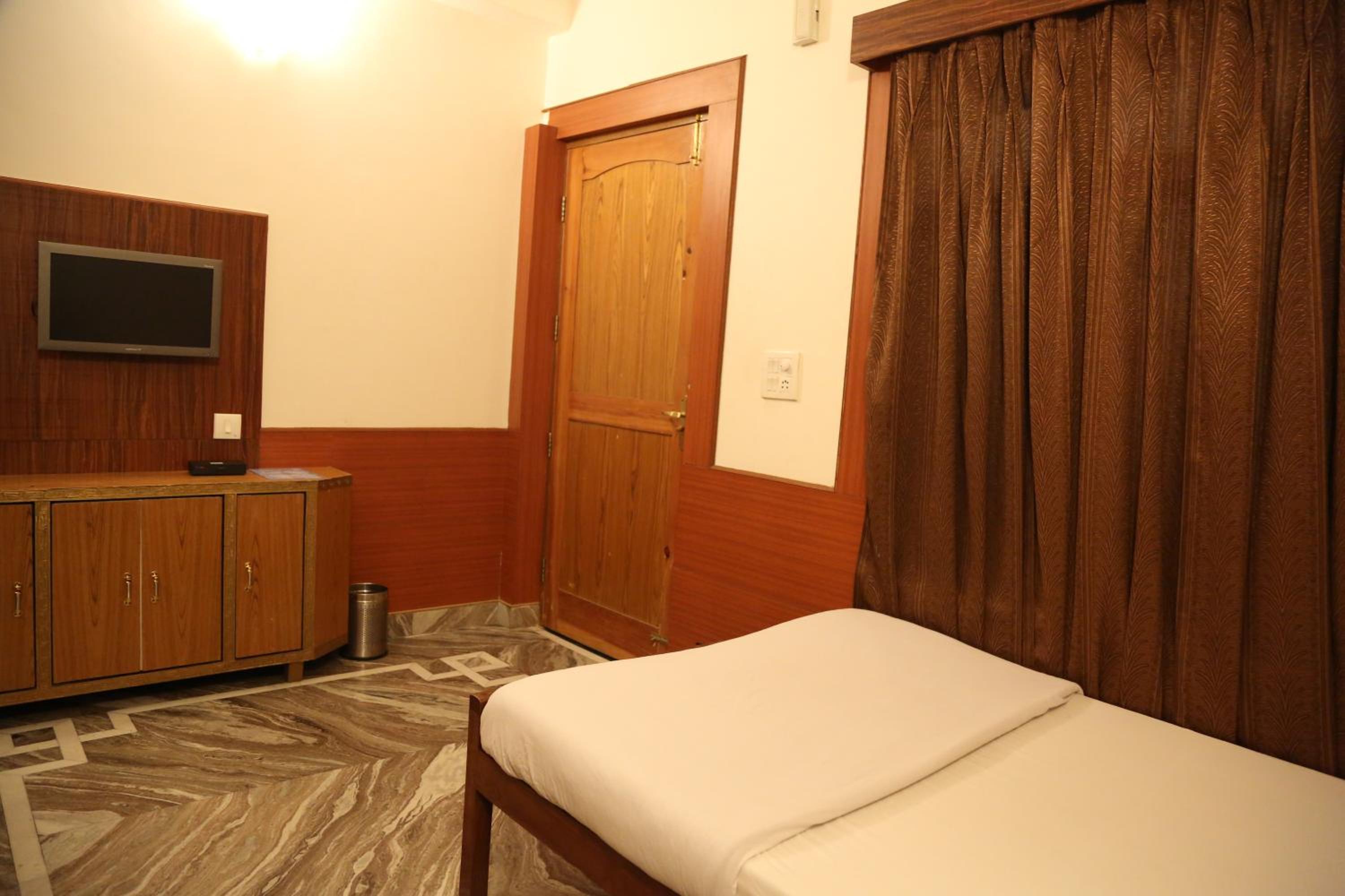 Hotel Samdupling Himalayan Brothers view 2