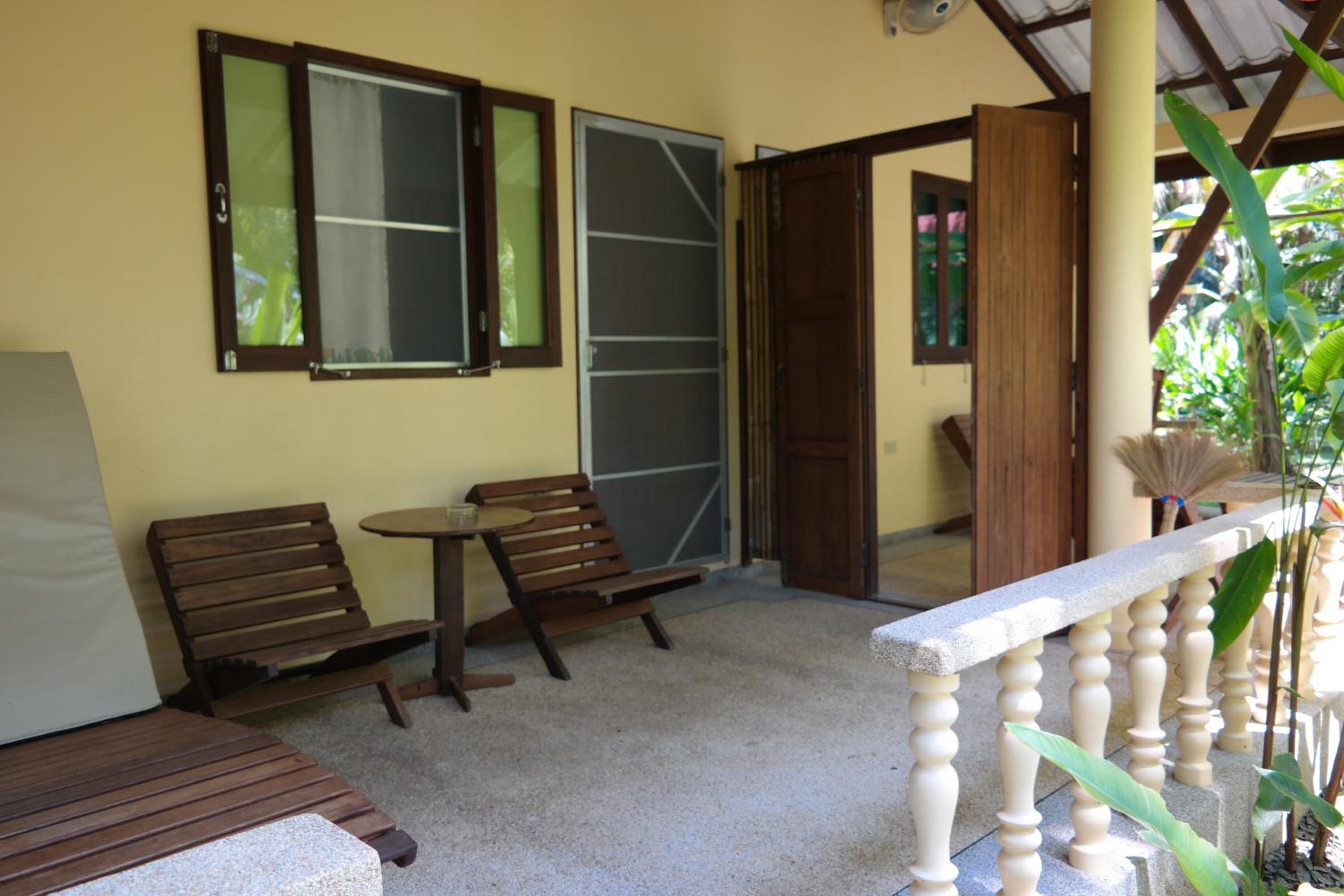 Lake View Bungalows