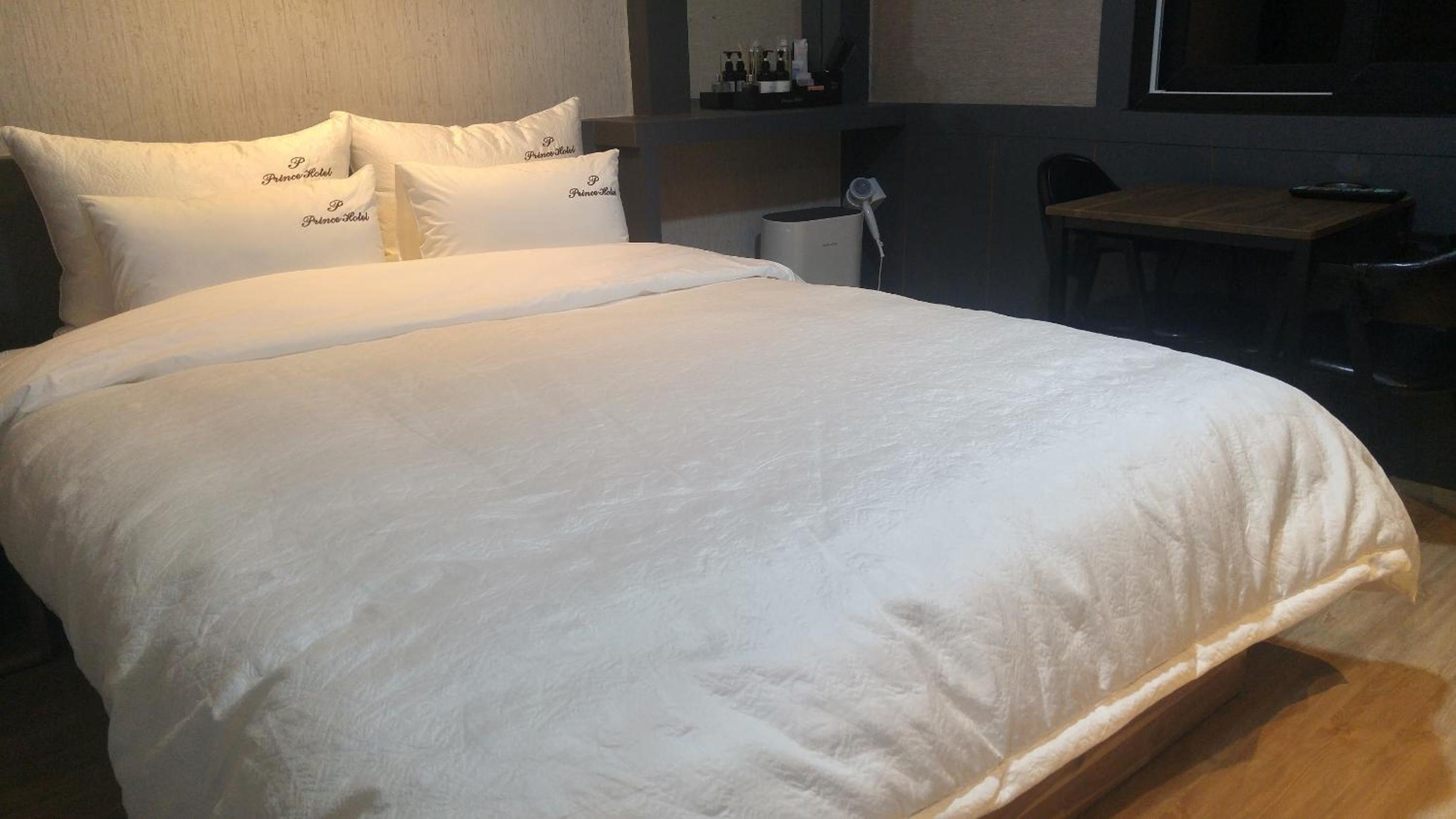 Hotel Prince - Image 4
