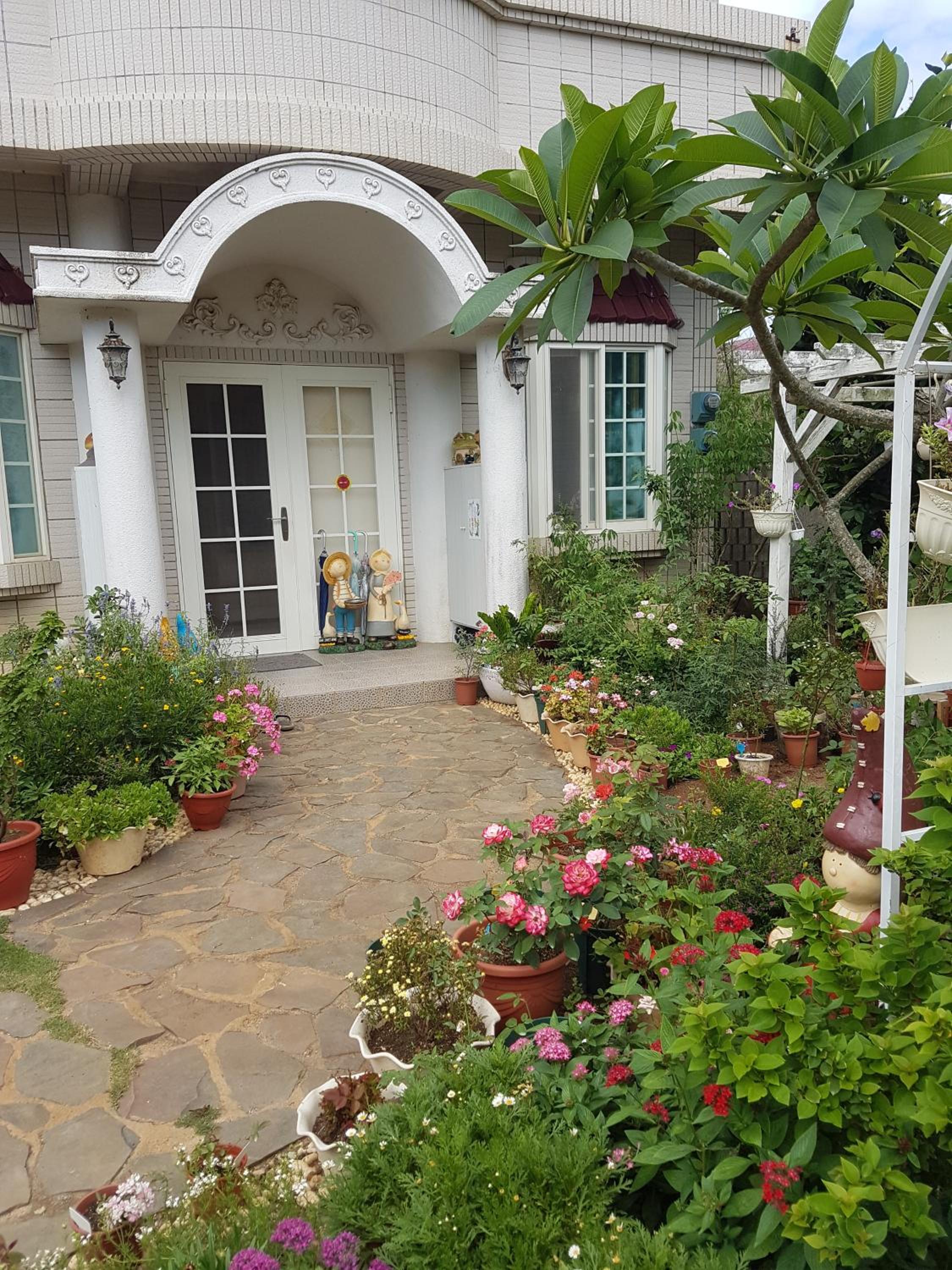 Loving Hut Paradise Island Vegan B&B