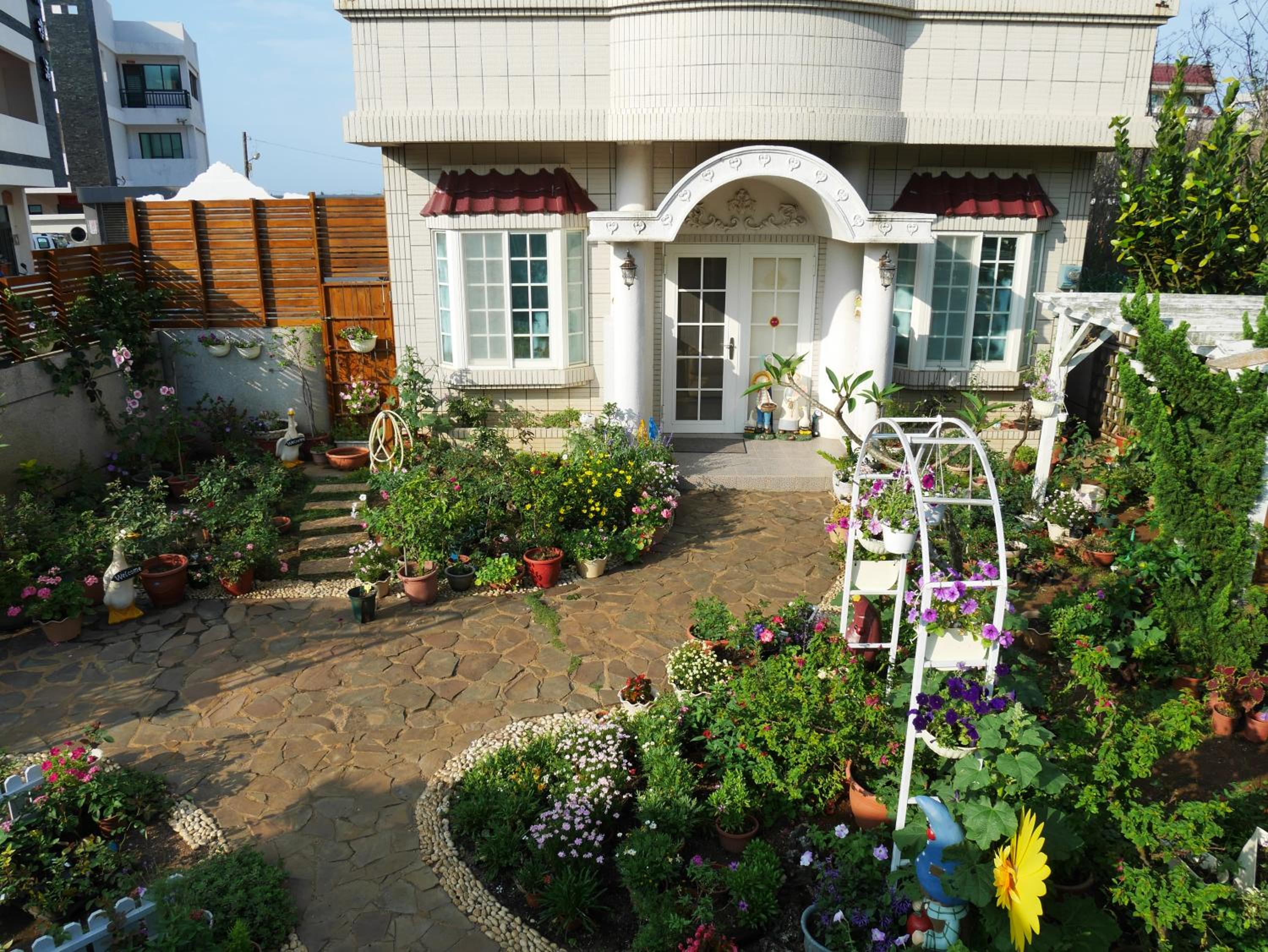 Loving Hut Paradise Island Vegan B&B