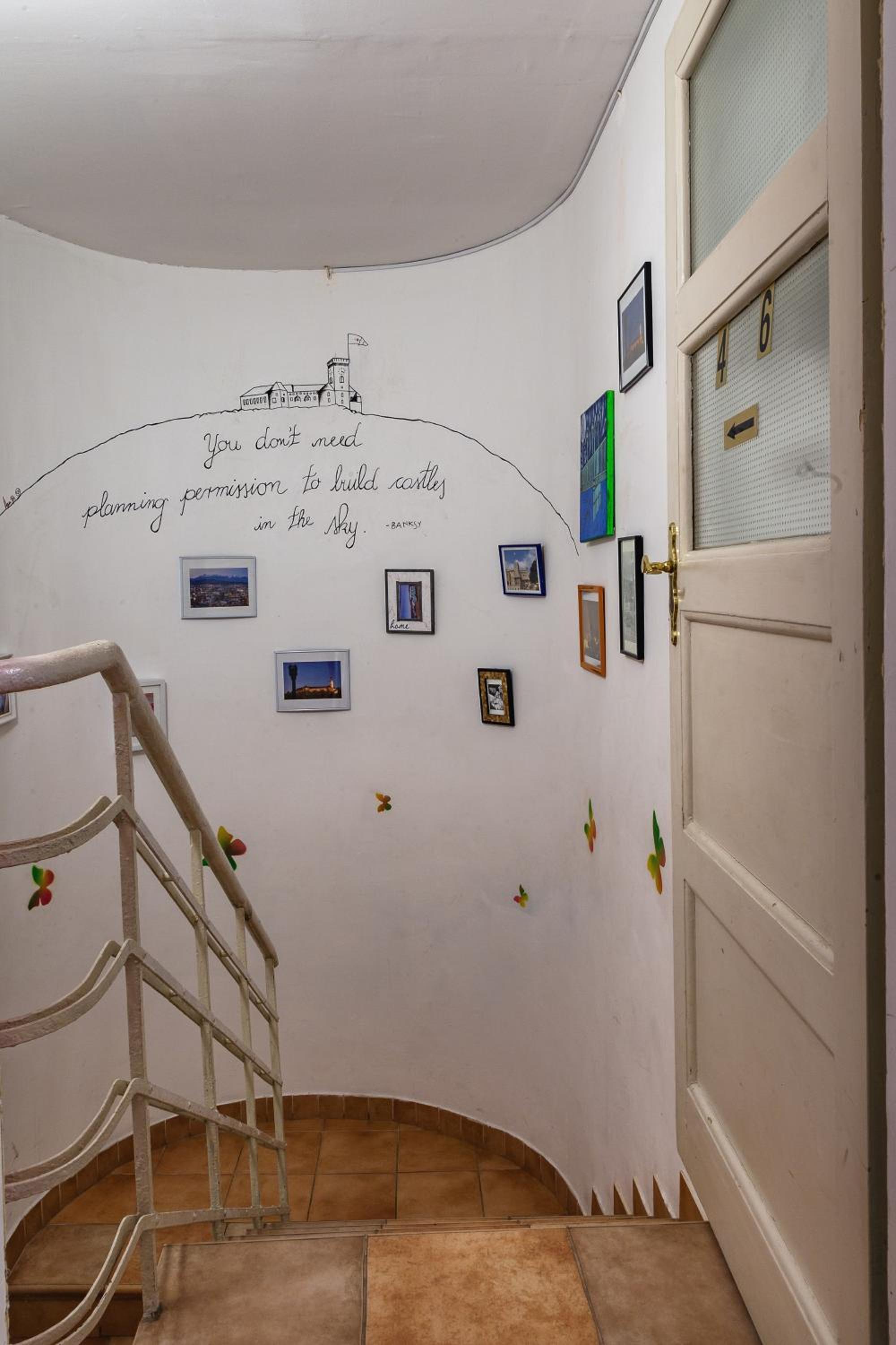 Hostel 24