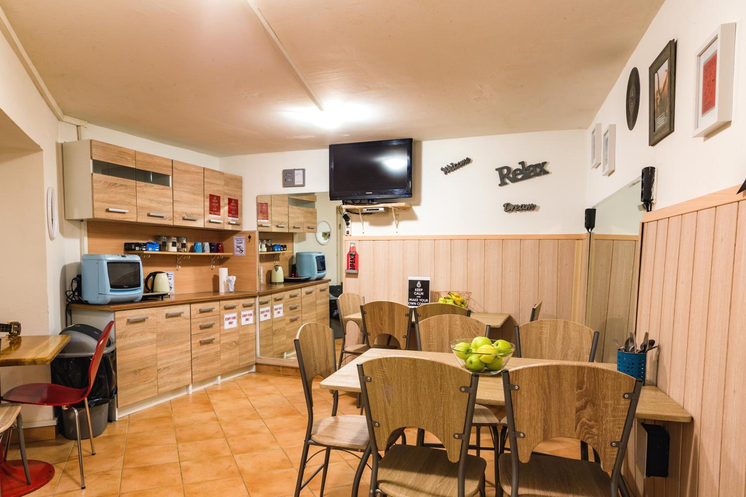 Hostel 24