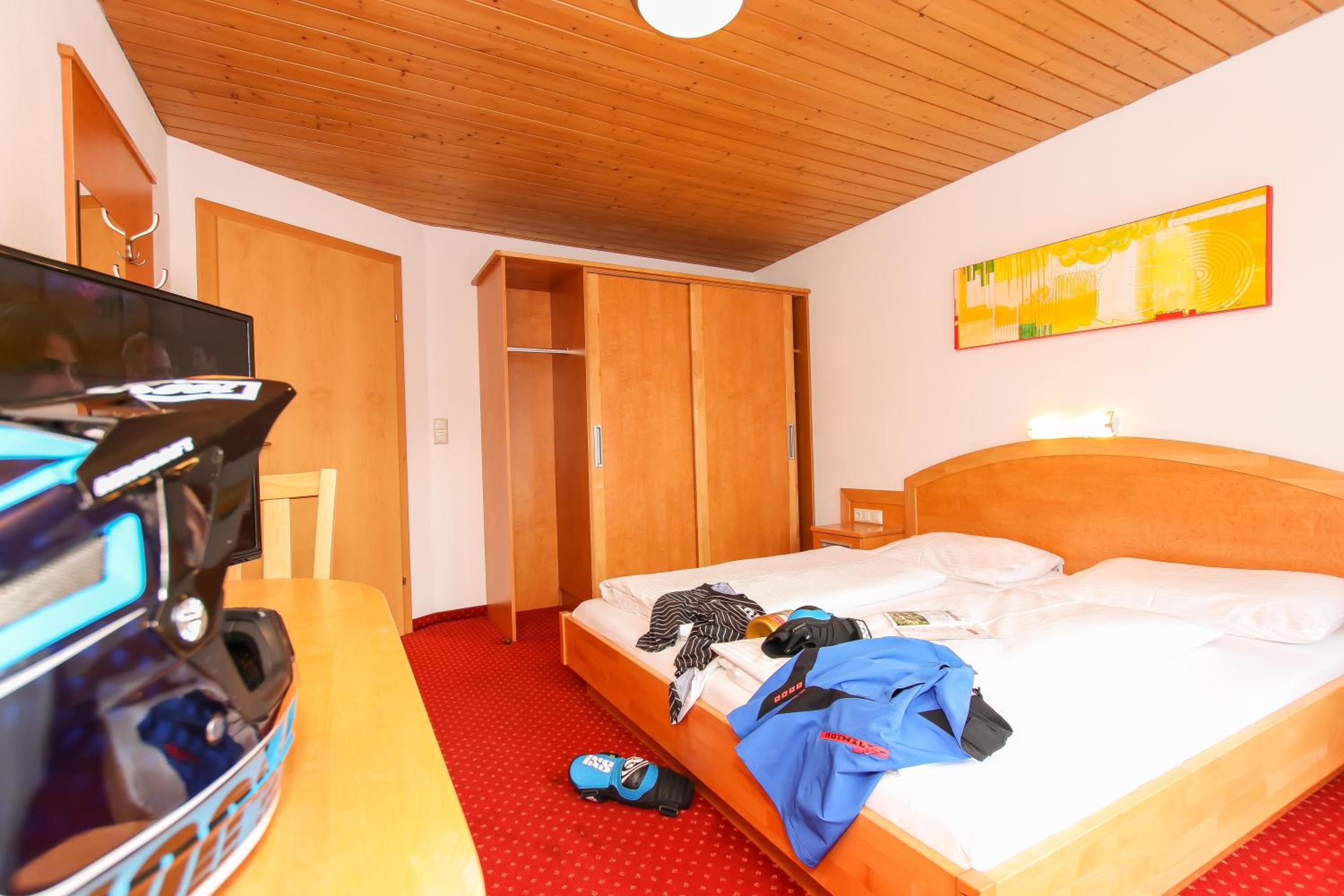 HELI'S Bed & Breakfast