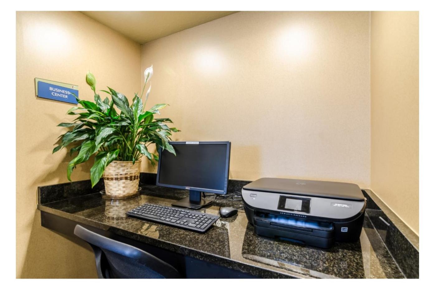 Cobblestone Inn & Suites Cambridge