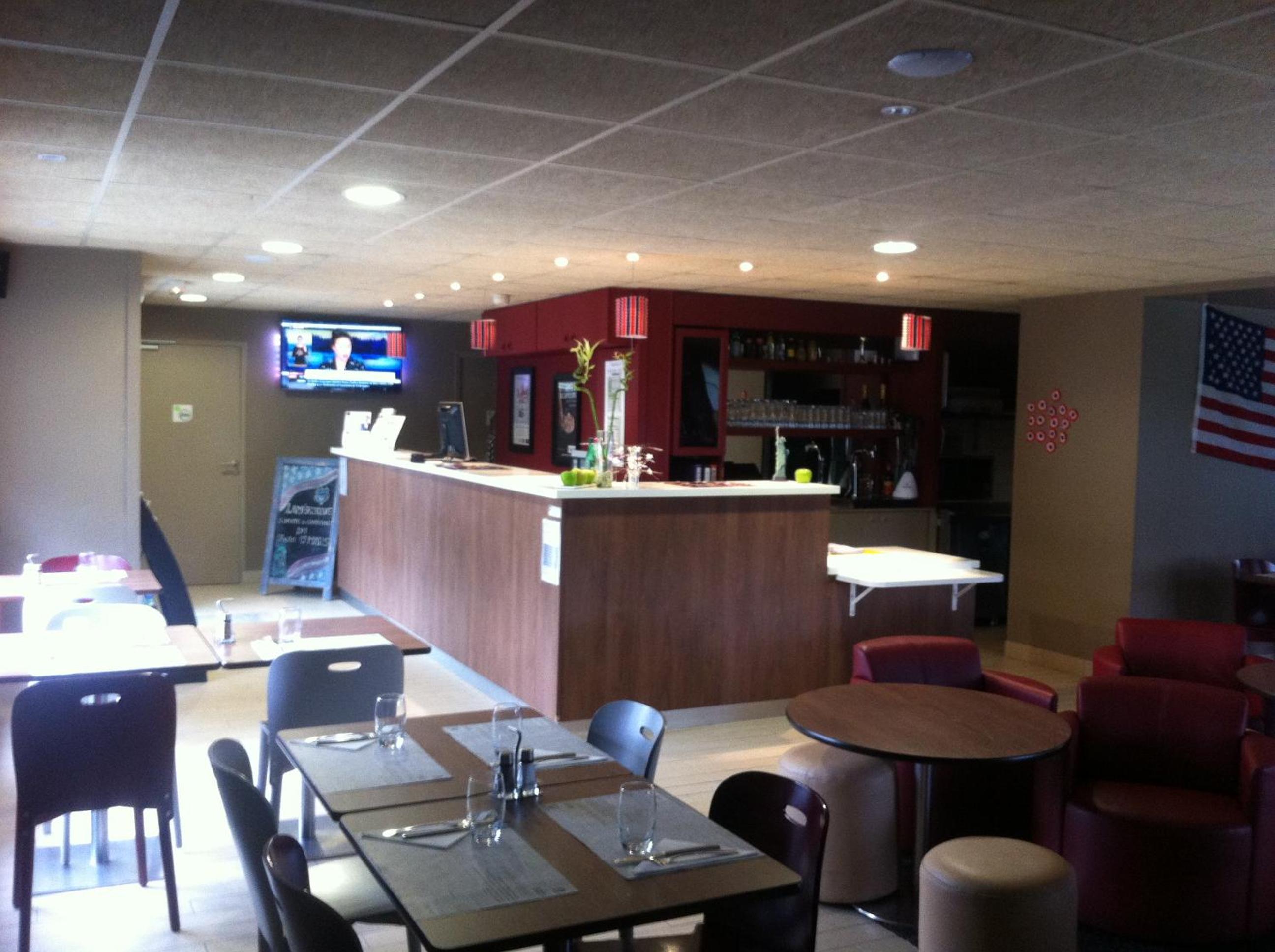 Saint-Herblain Vacations - Campanile Nantes  Saint-Herblain - Property Image 4