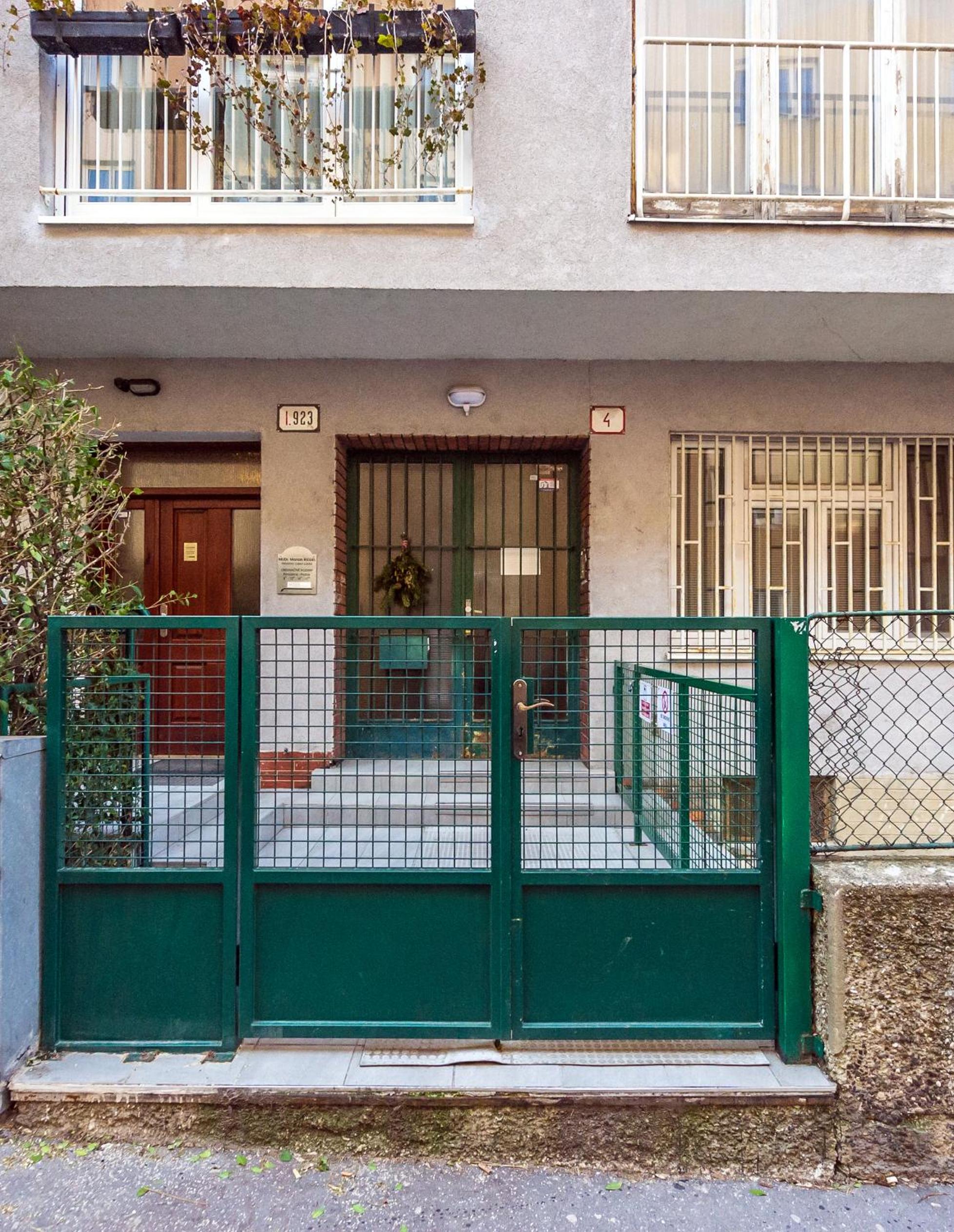 Hotel Apartments Presidential Palace - Image 1