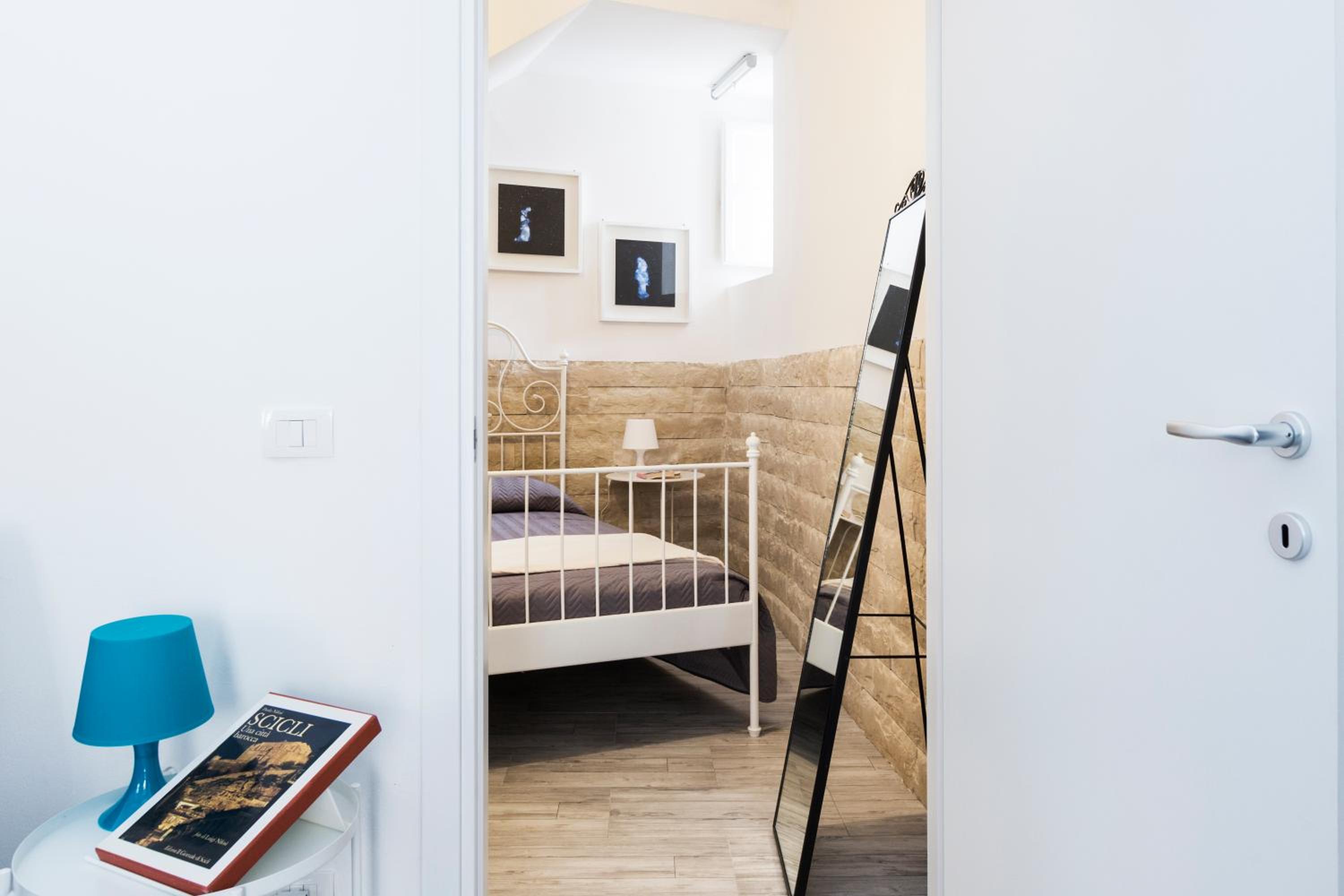 Casa Nerina en Scicli — hotel room