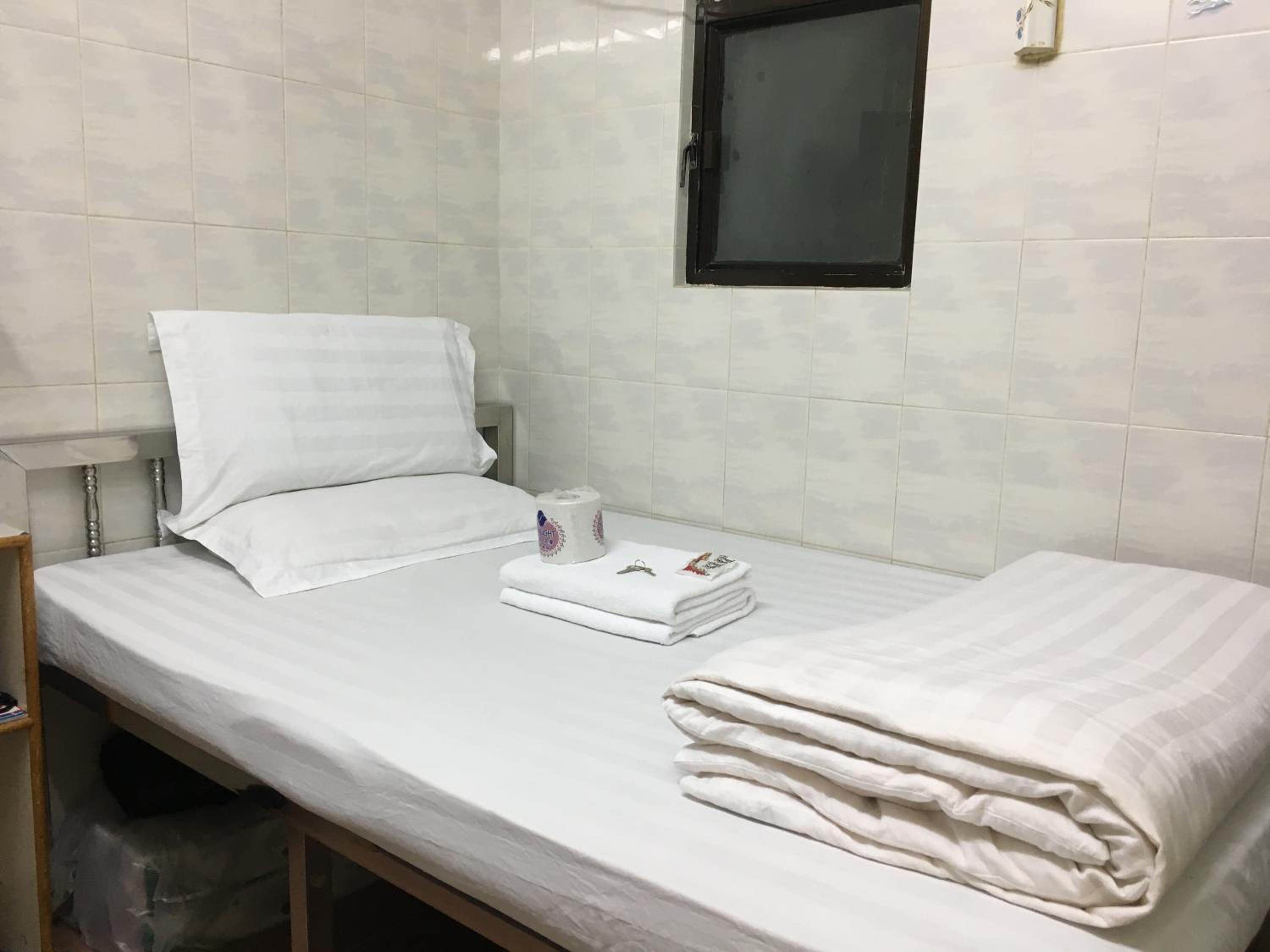 New Yan Yan Guest House reception 9th floor Flat E4 E6 2