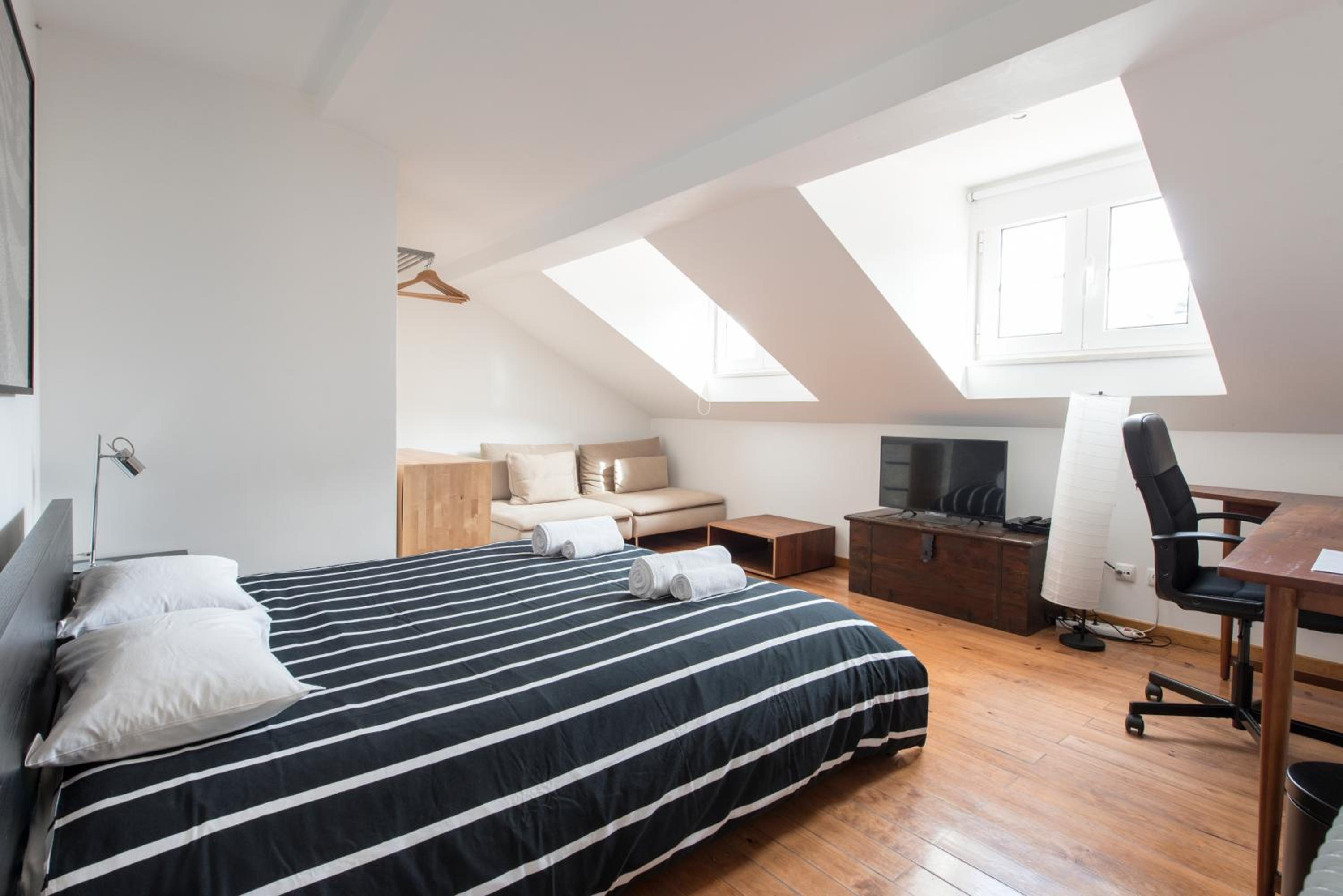 Cozy apartment in Bairro Alto view 5