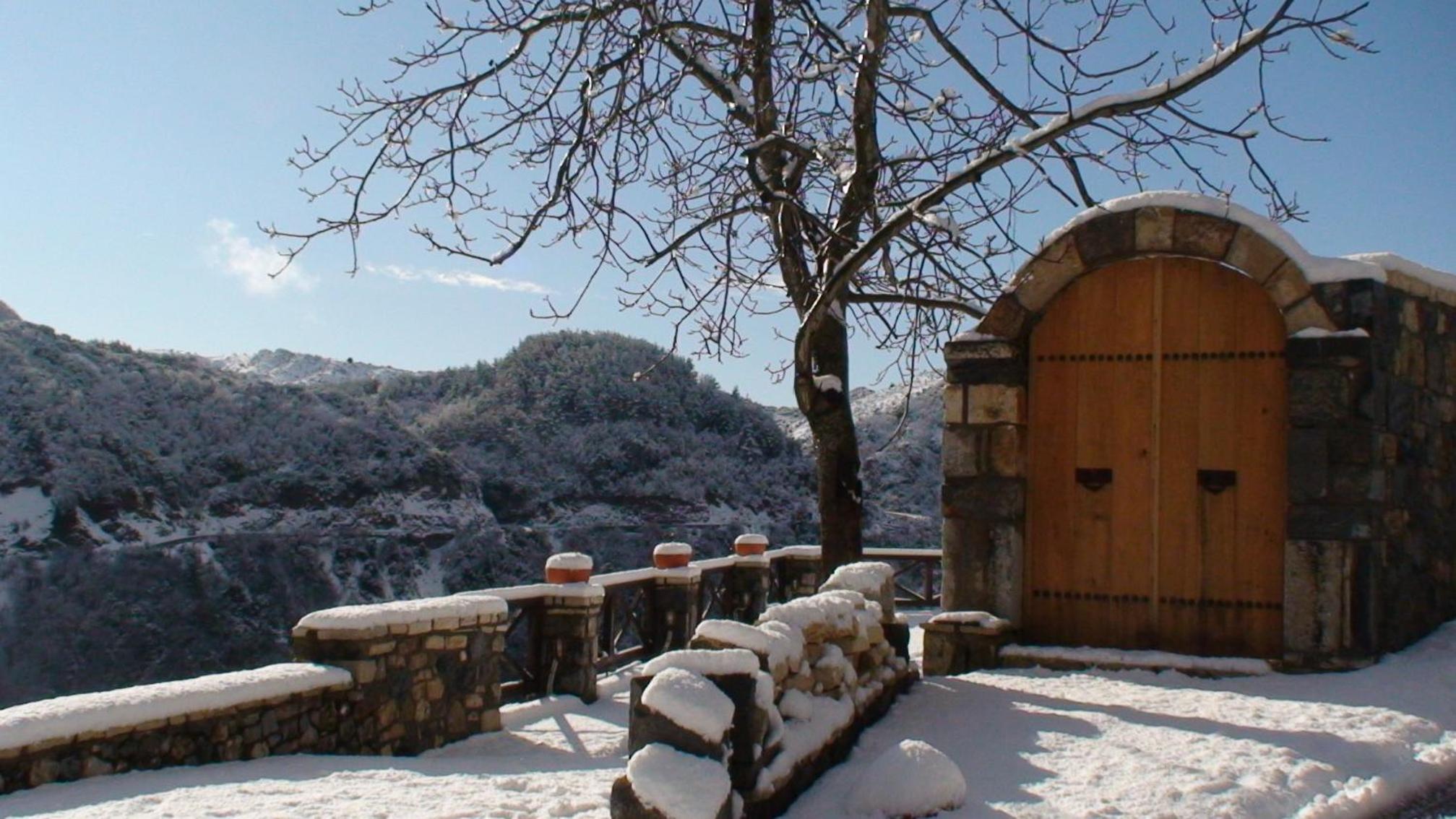 Agnantio studios & suites