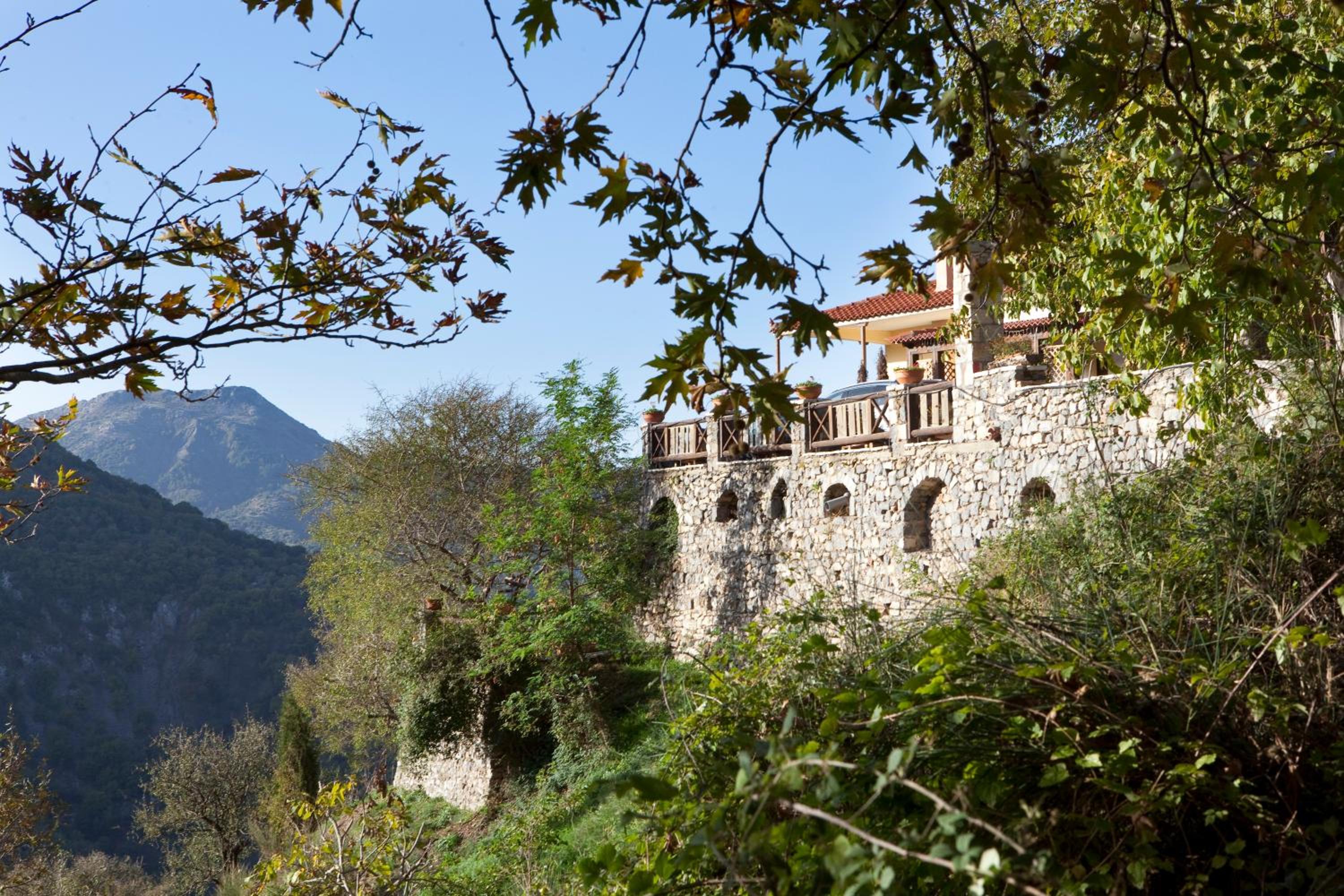 Agnantio studios & suites