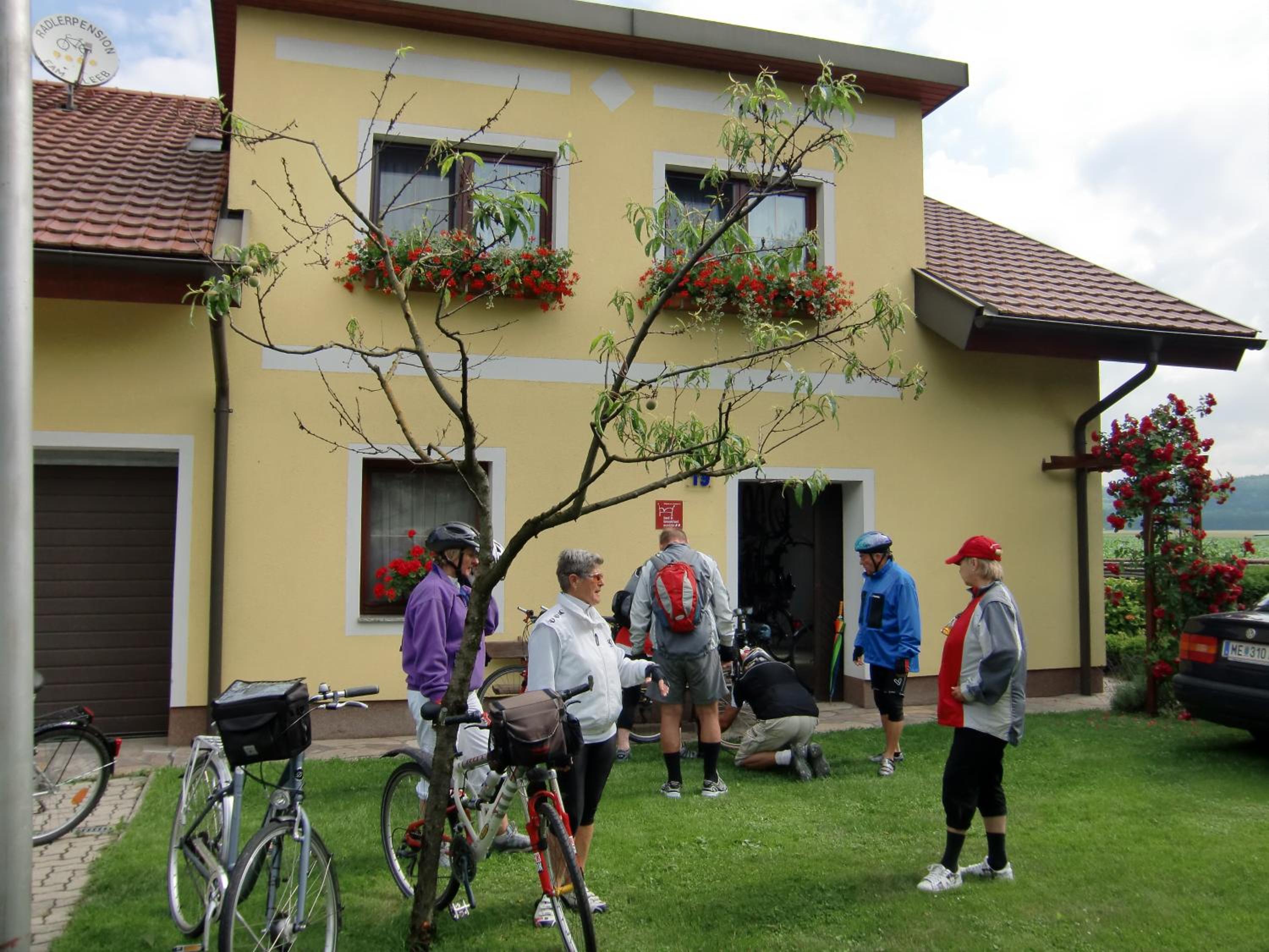 Privatzimmer und Ferienwohnungen Leeb