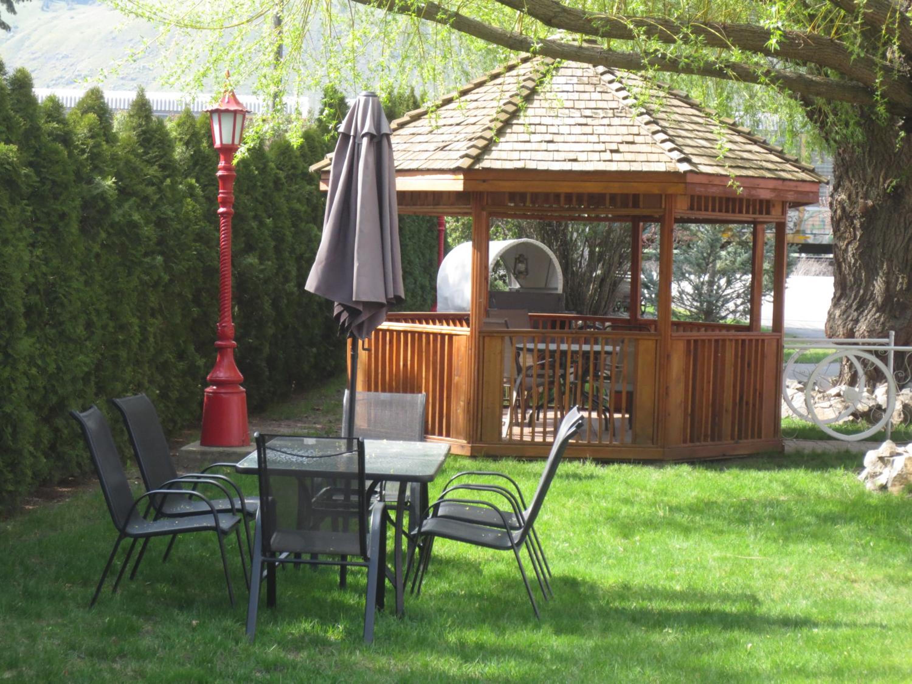 Overlander Motel