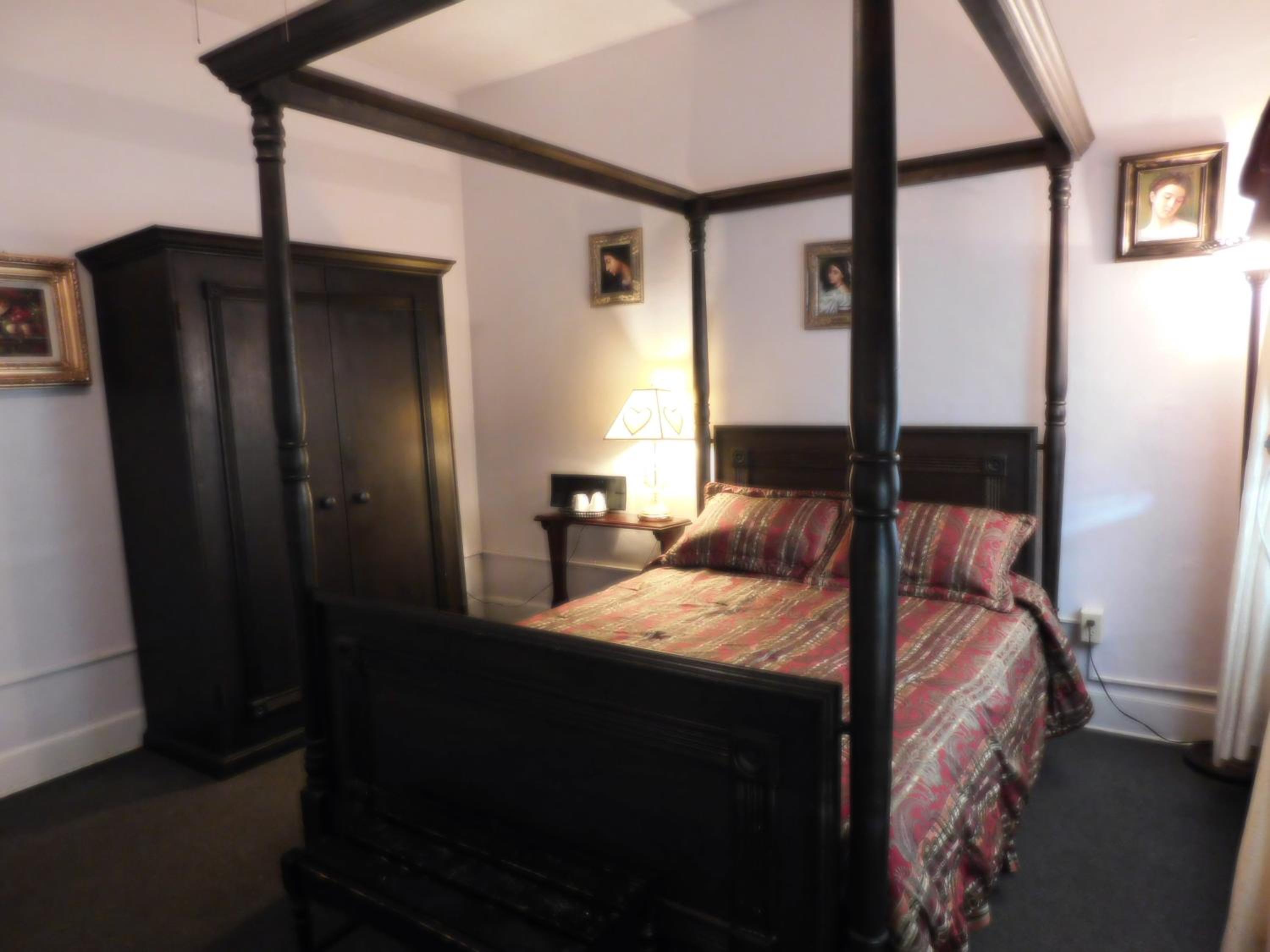 Cassadaga Hotel and Spiritual Center