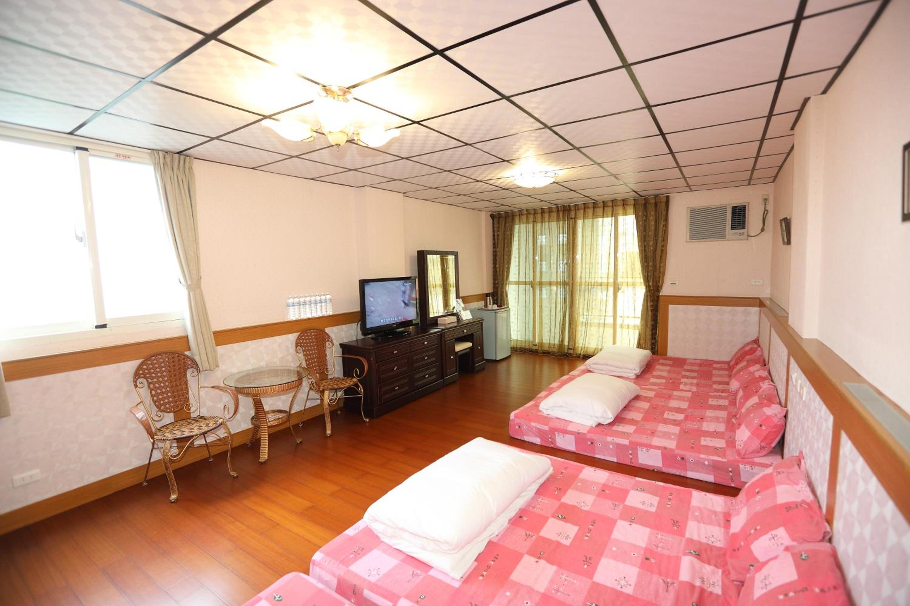 First Place B&B (Hualien Railway Station)