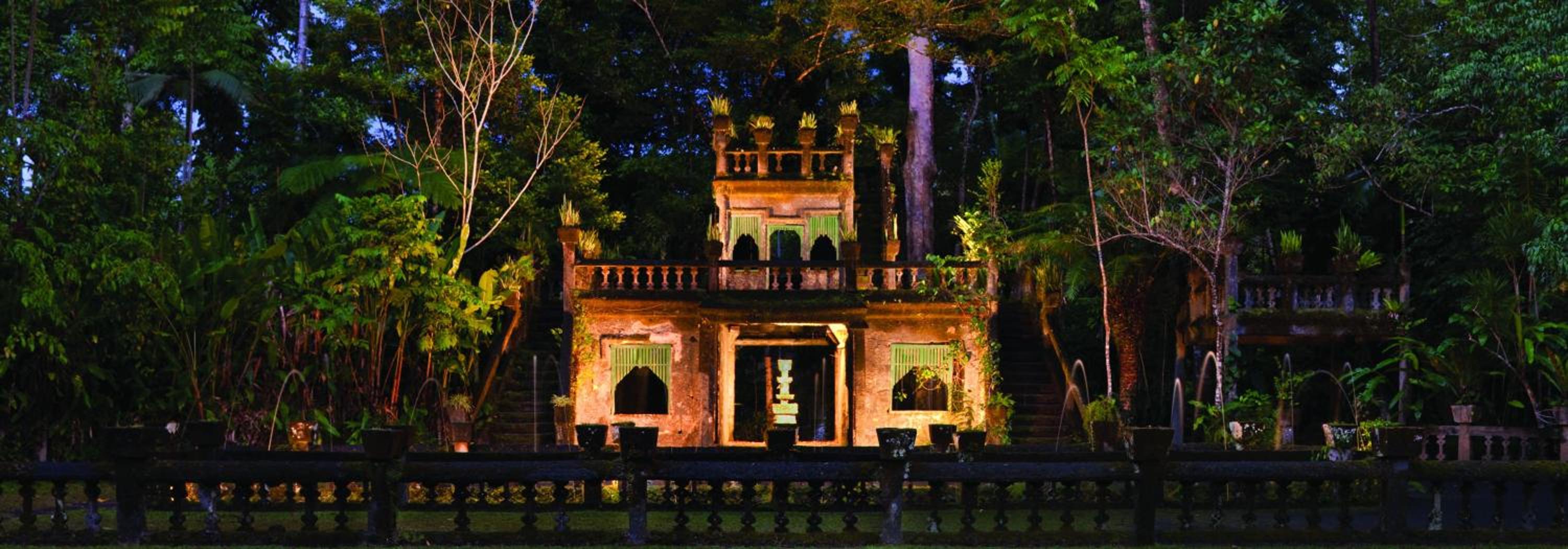 Mena Creek Flower House