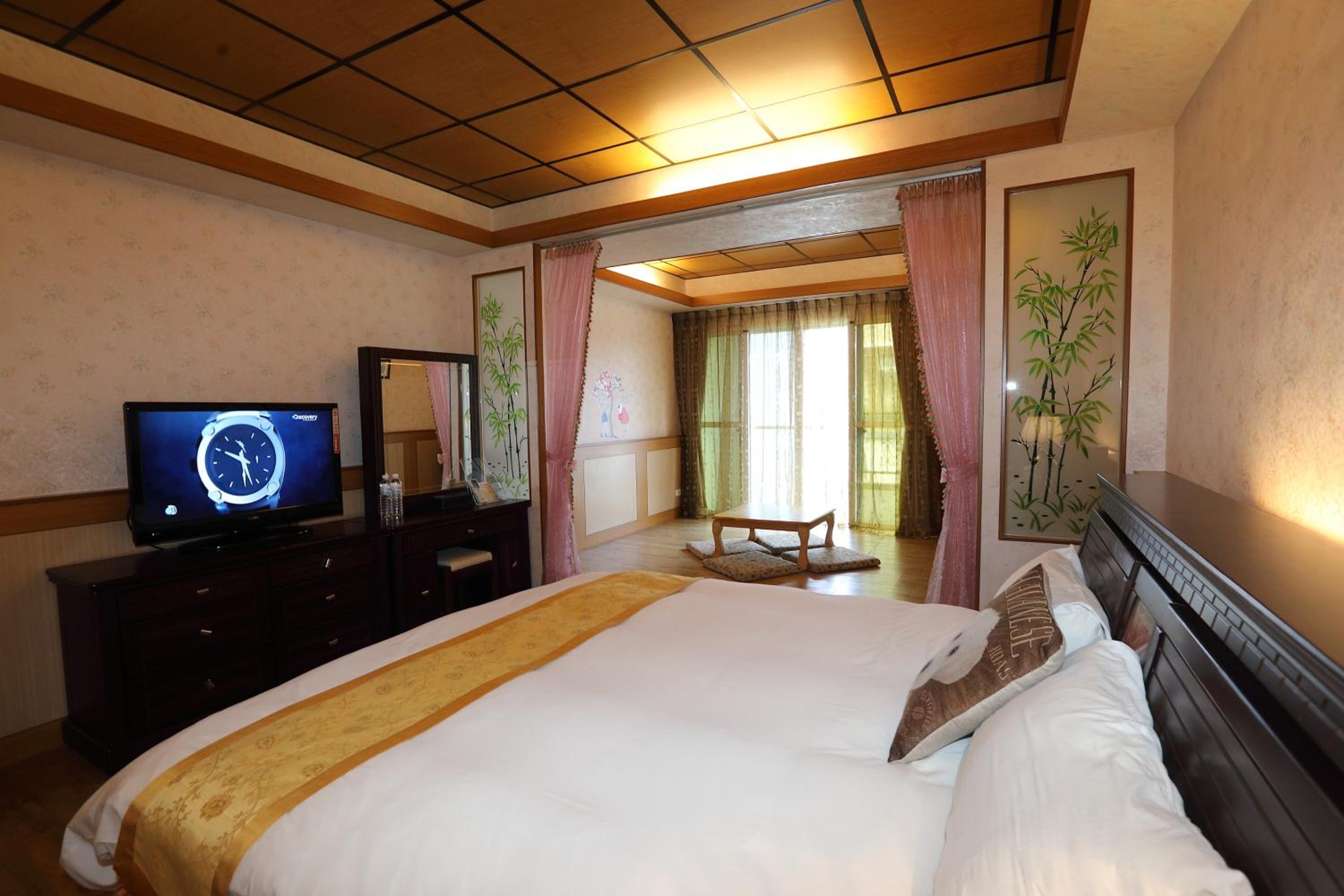 First Place B&B (Hualien Railway Station)