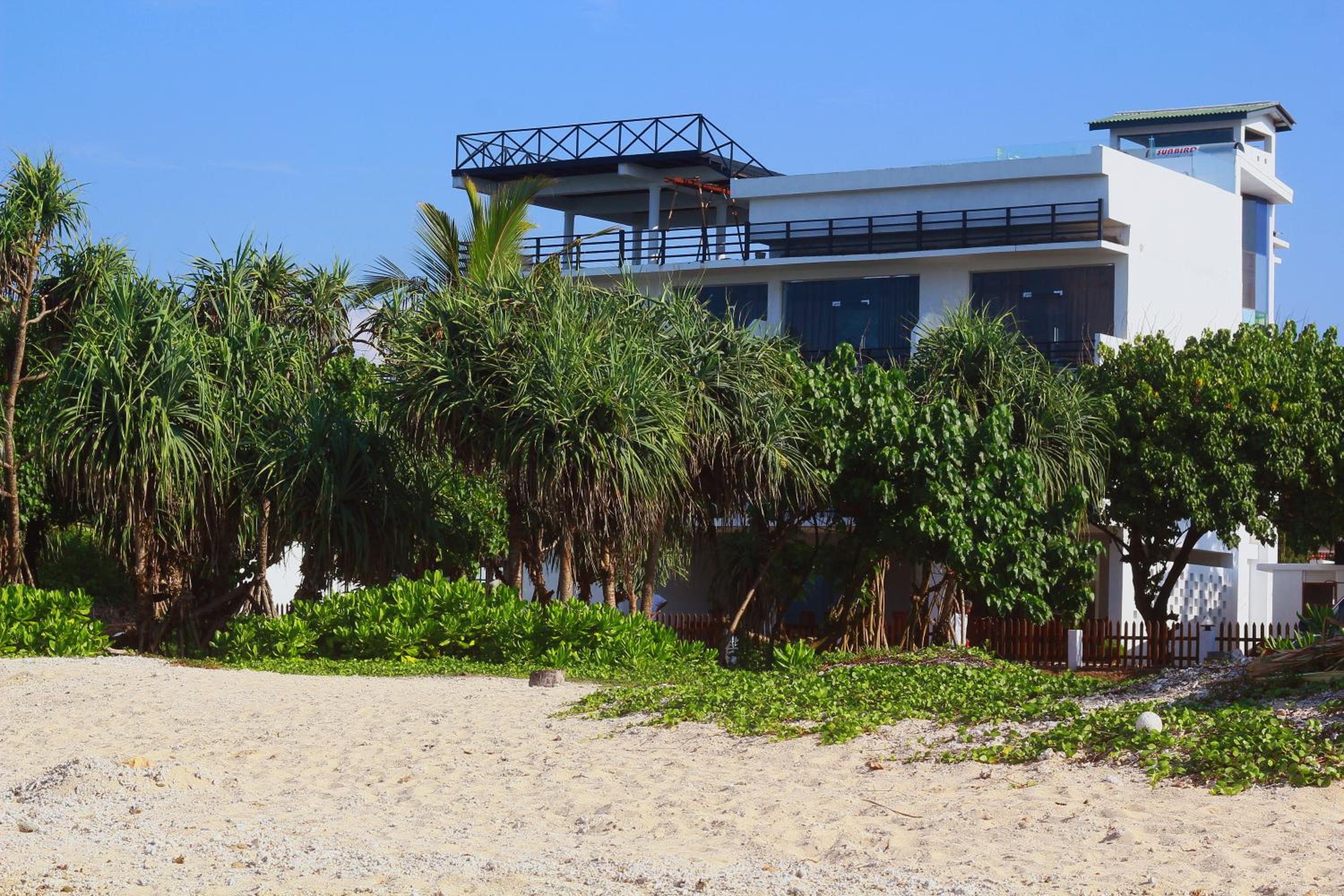 Hotel Mirissa Gate Resort - Image 1