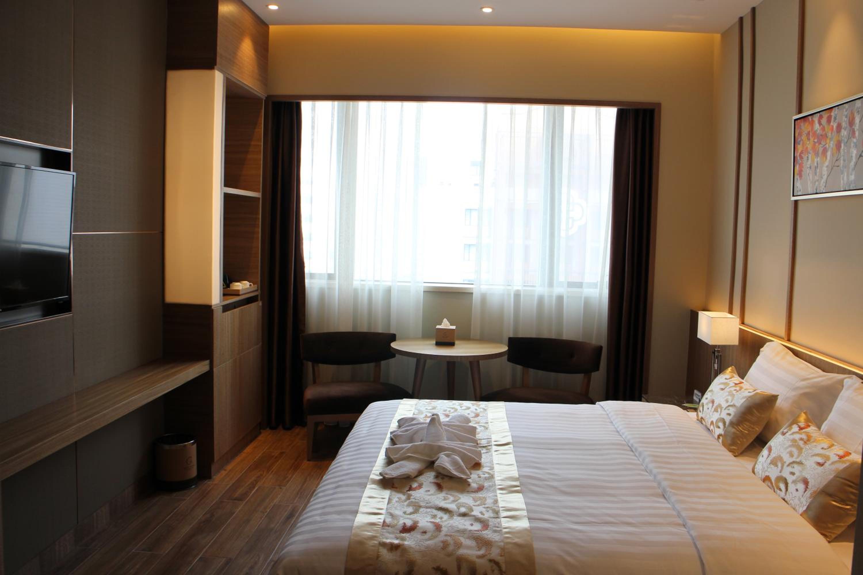 Southern-Club Station 1 Hotel