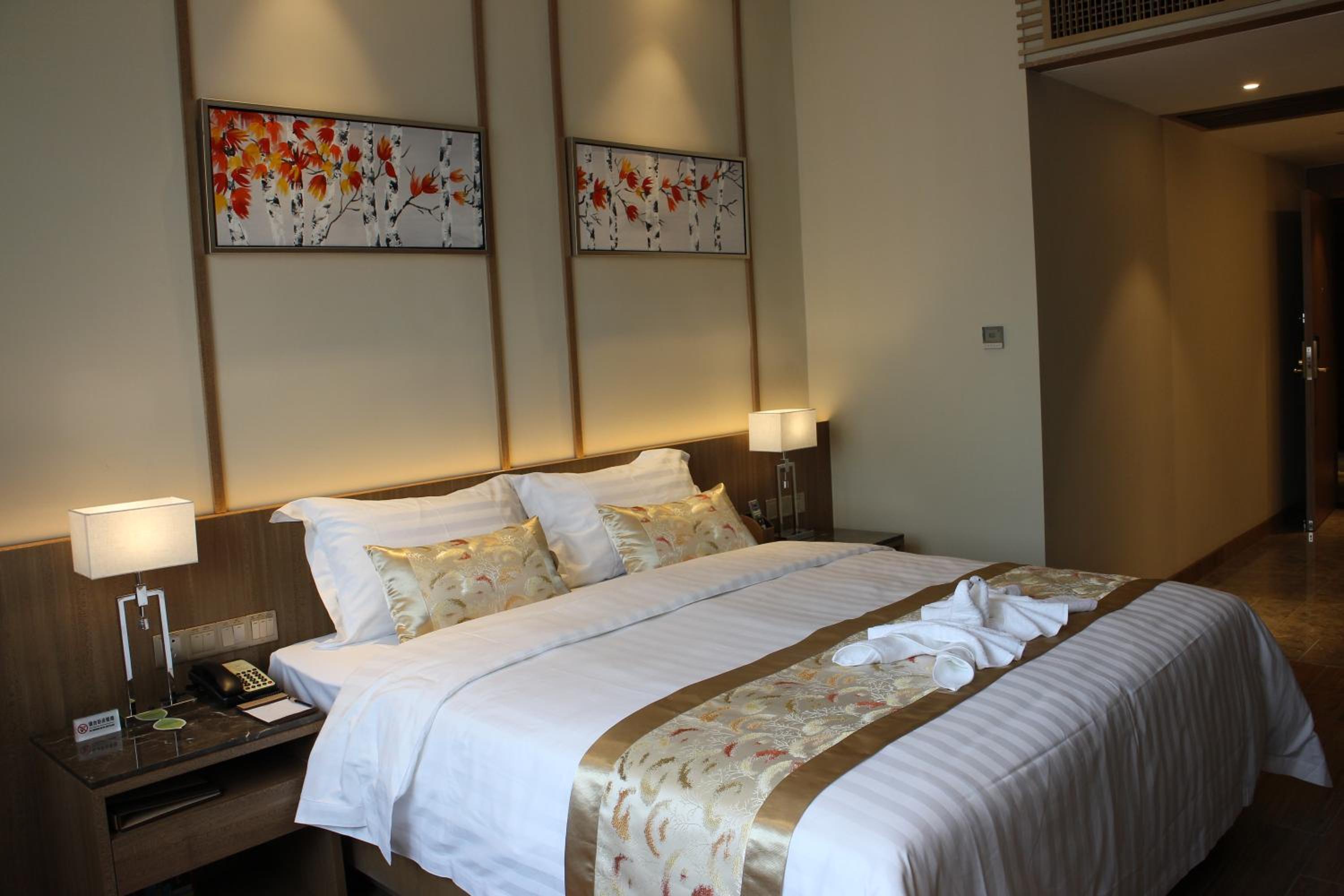 Southern-Club Station 1 Hotel