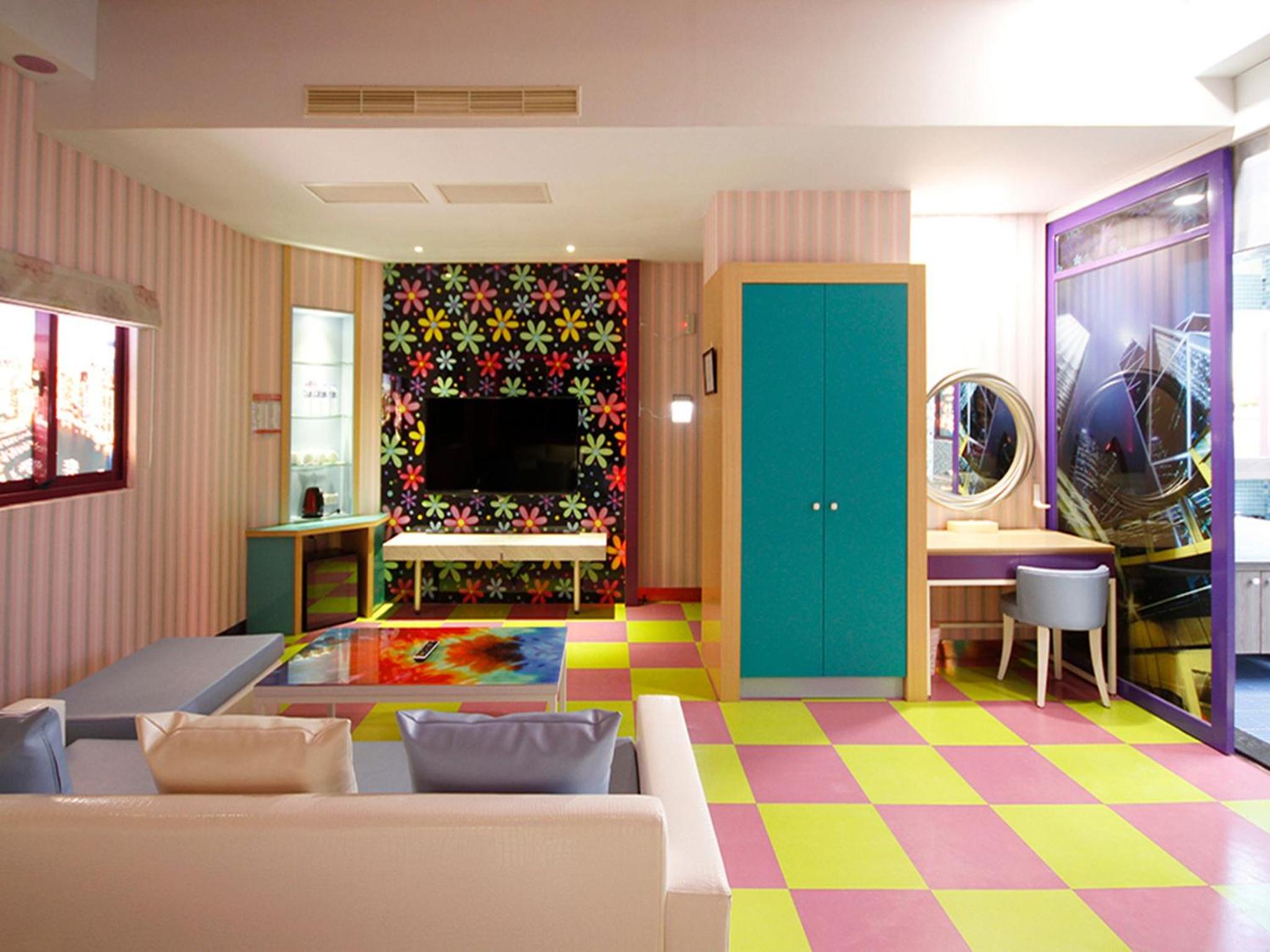 hotel room
