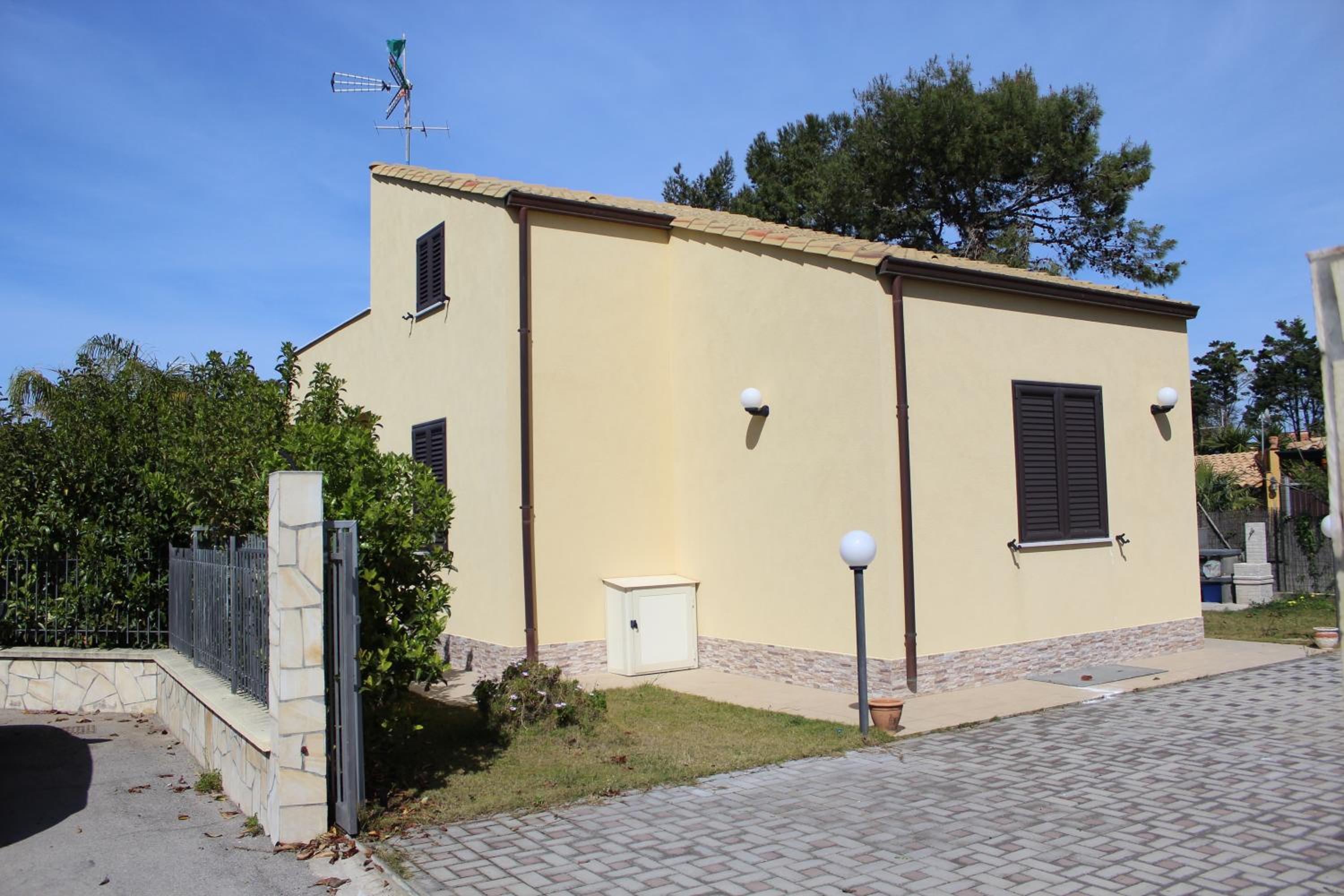 Casa Vacanze Roccella Beach view 2