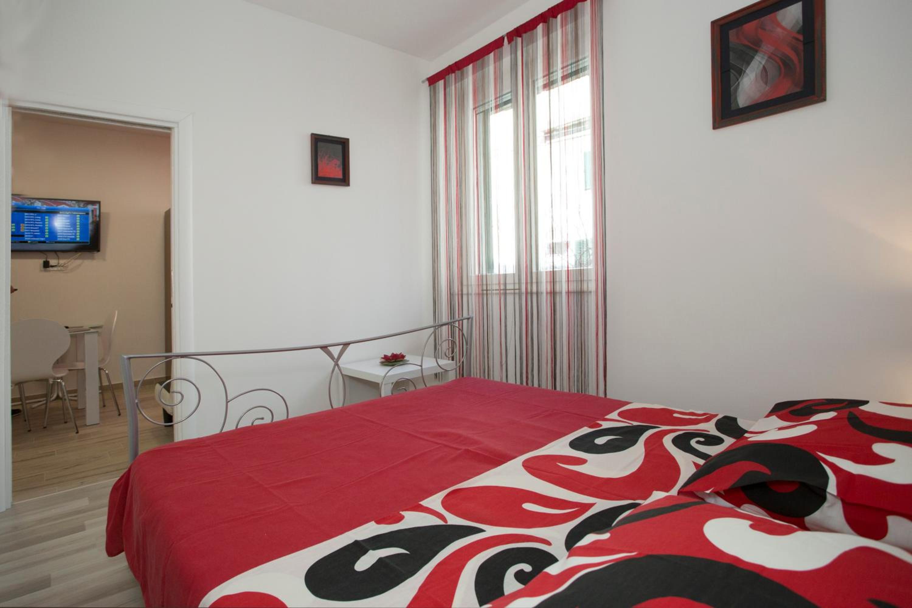Apartments Sevilja view 4