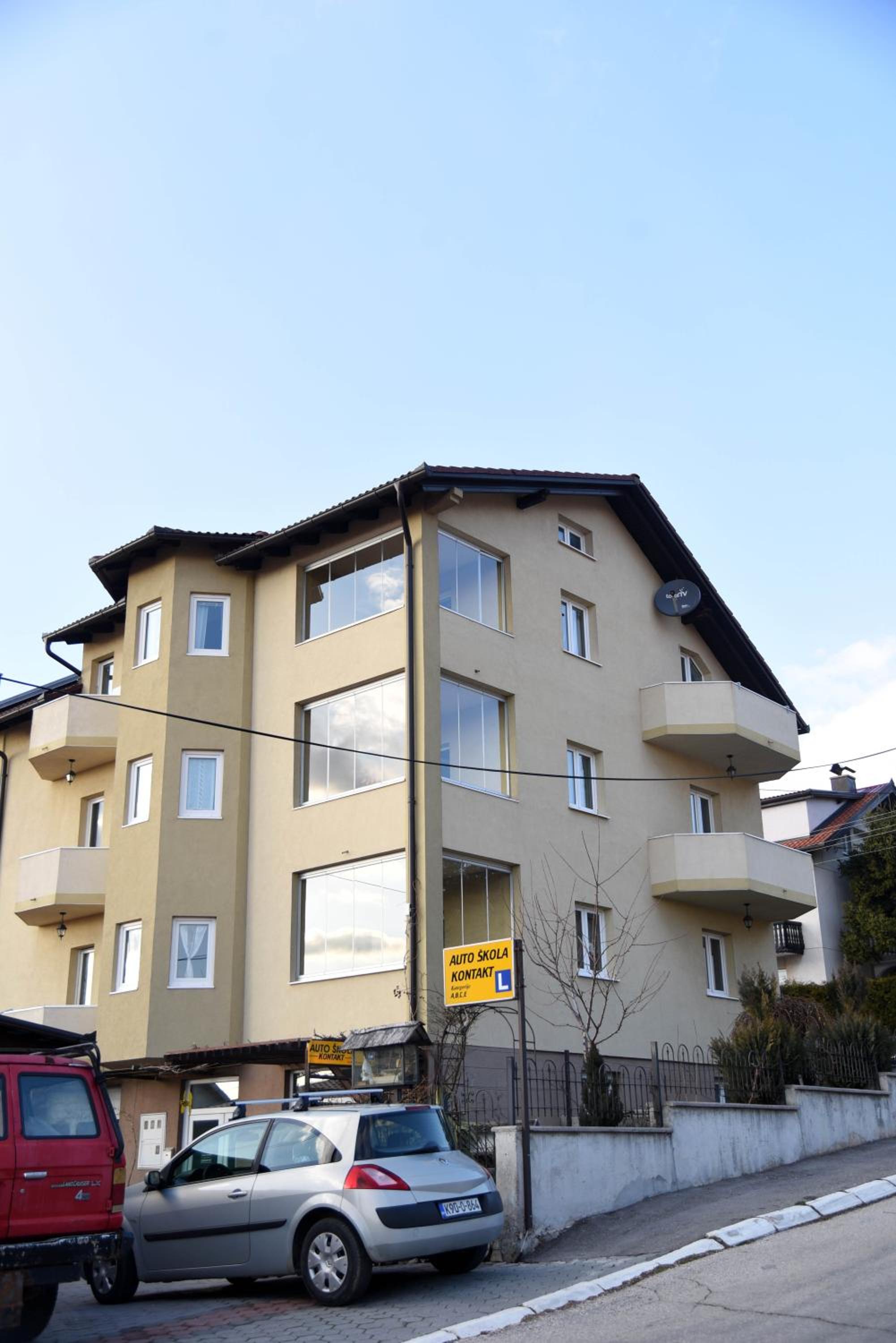 Photo 11